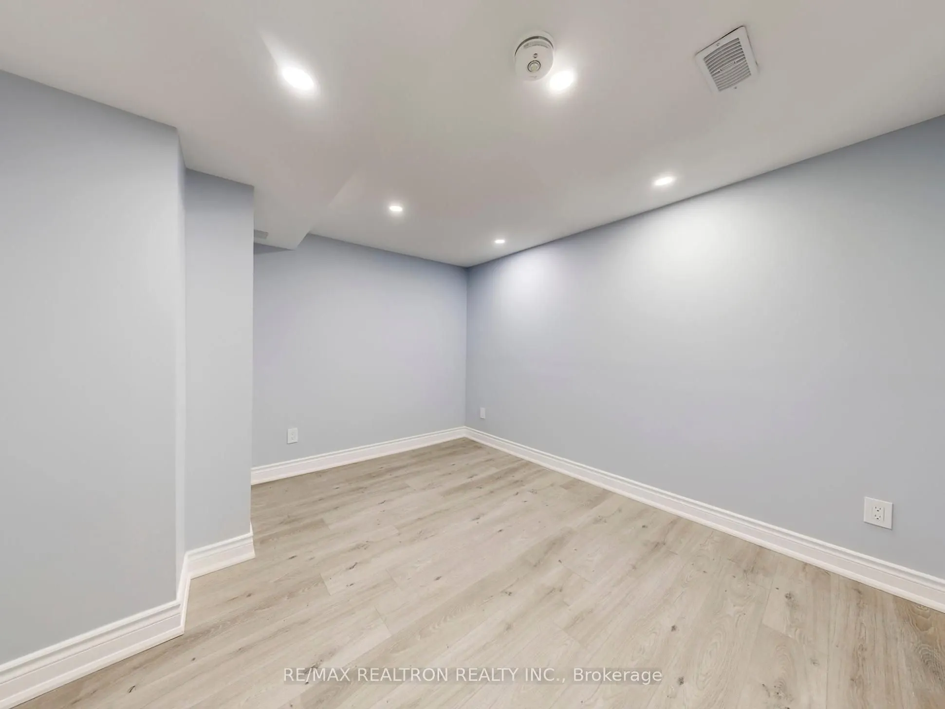 40 Harding Boulevard W, #1015