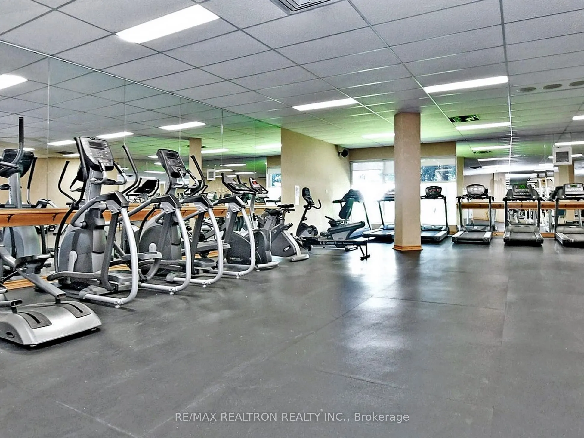 40 Harding Boulevard W, #1015