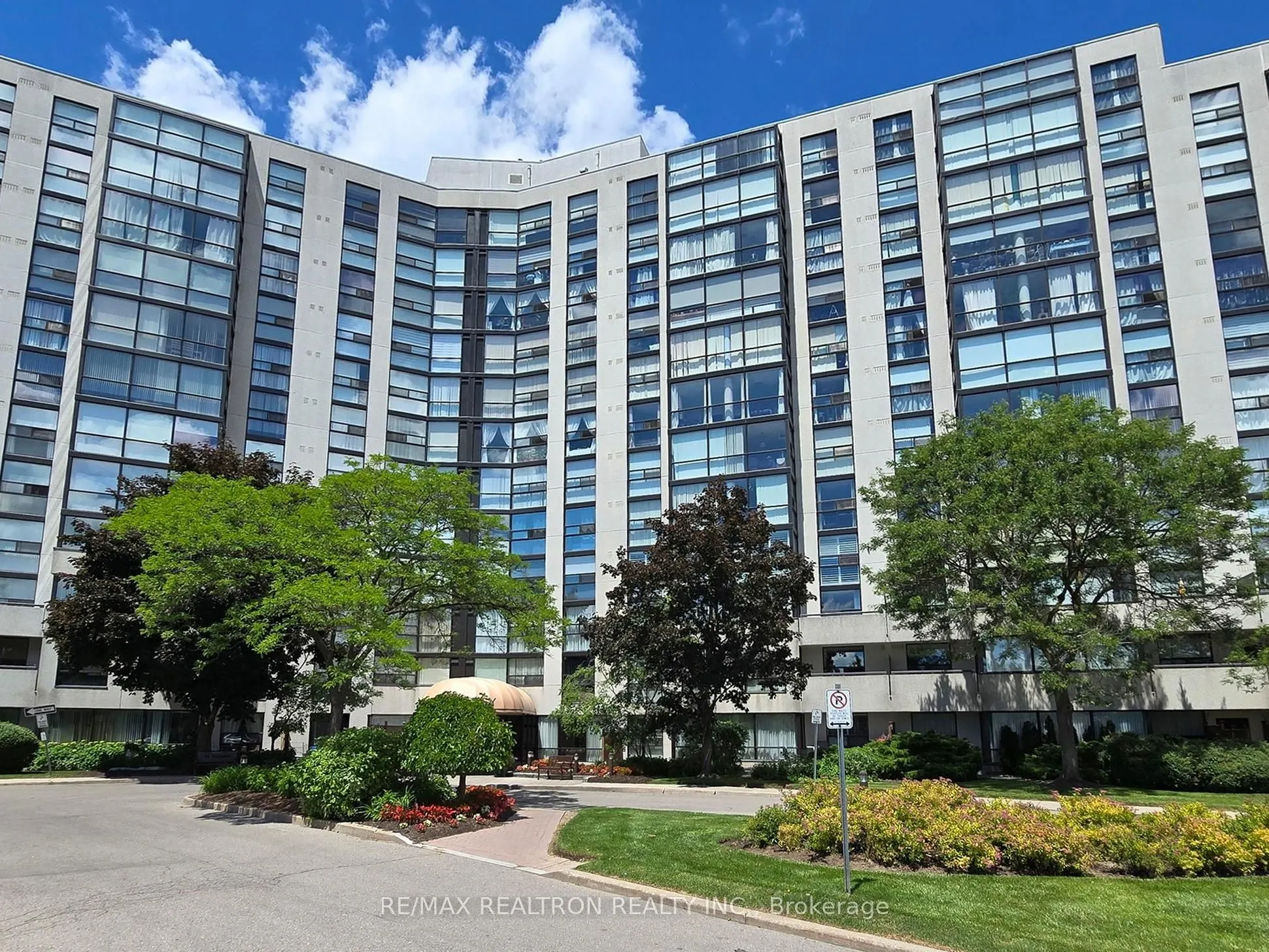 40 Harding Boulevard W, #1015