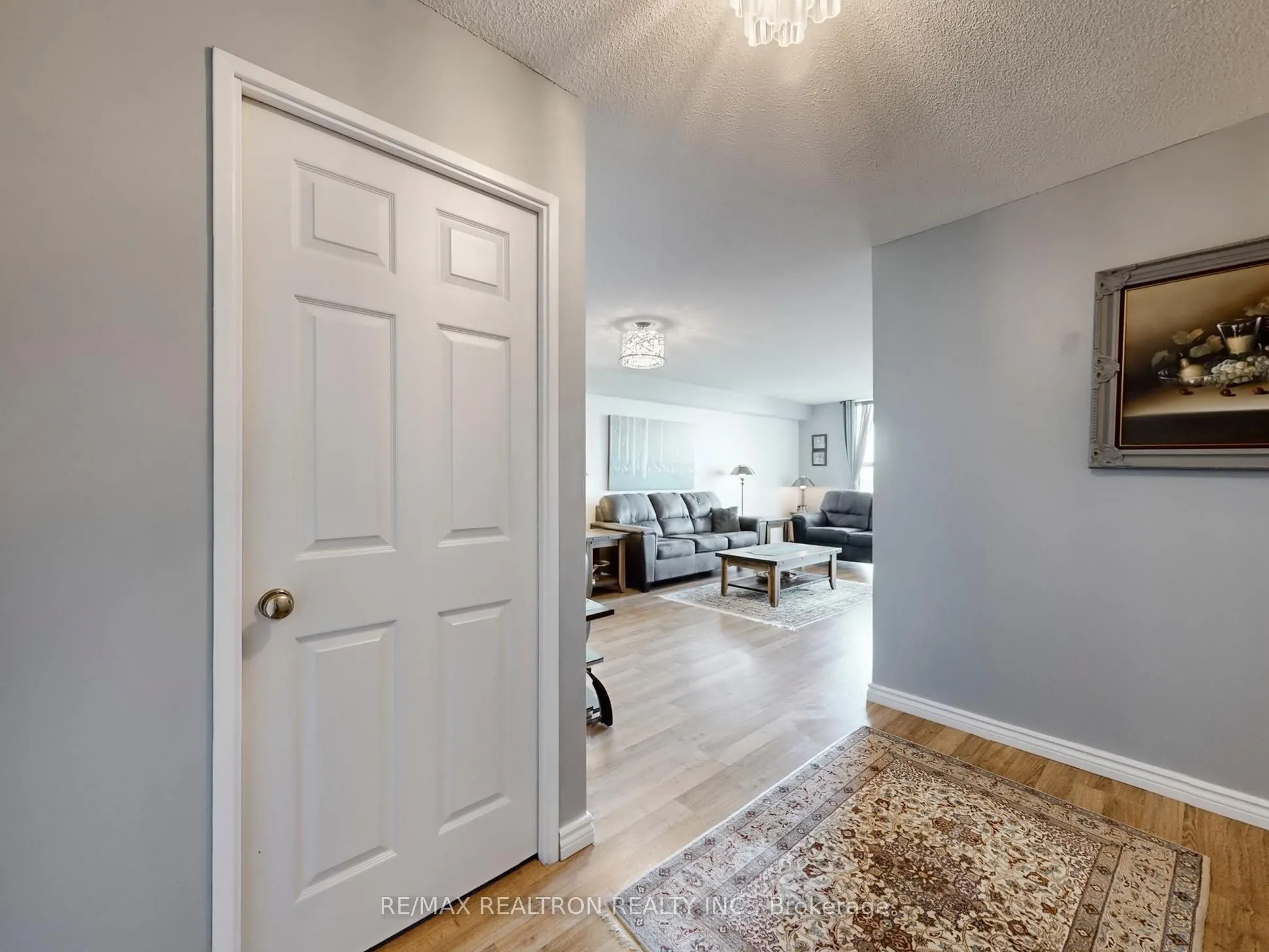 40 Harding Boulevard W, #1015