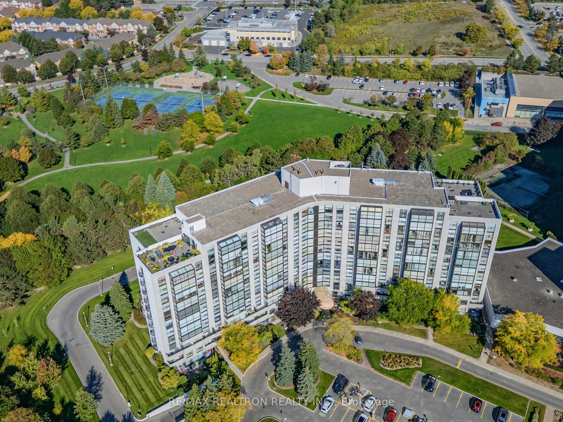 40 Harding Boulevard W, #1015