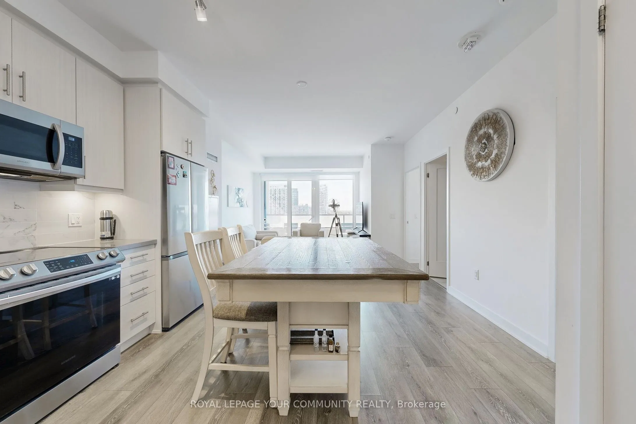95 Oneida Crescent, #503