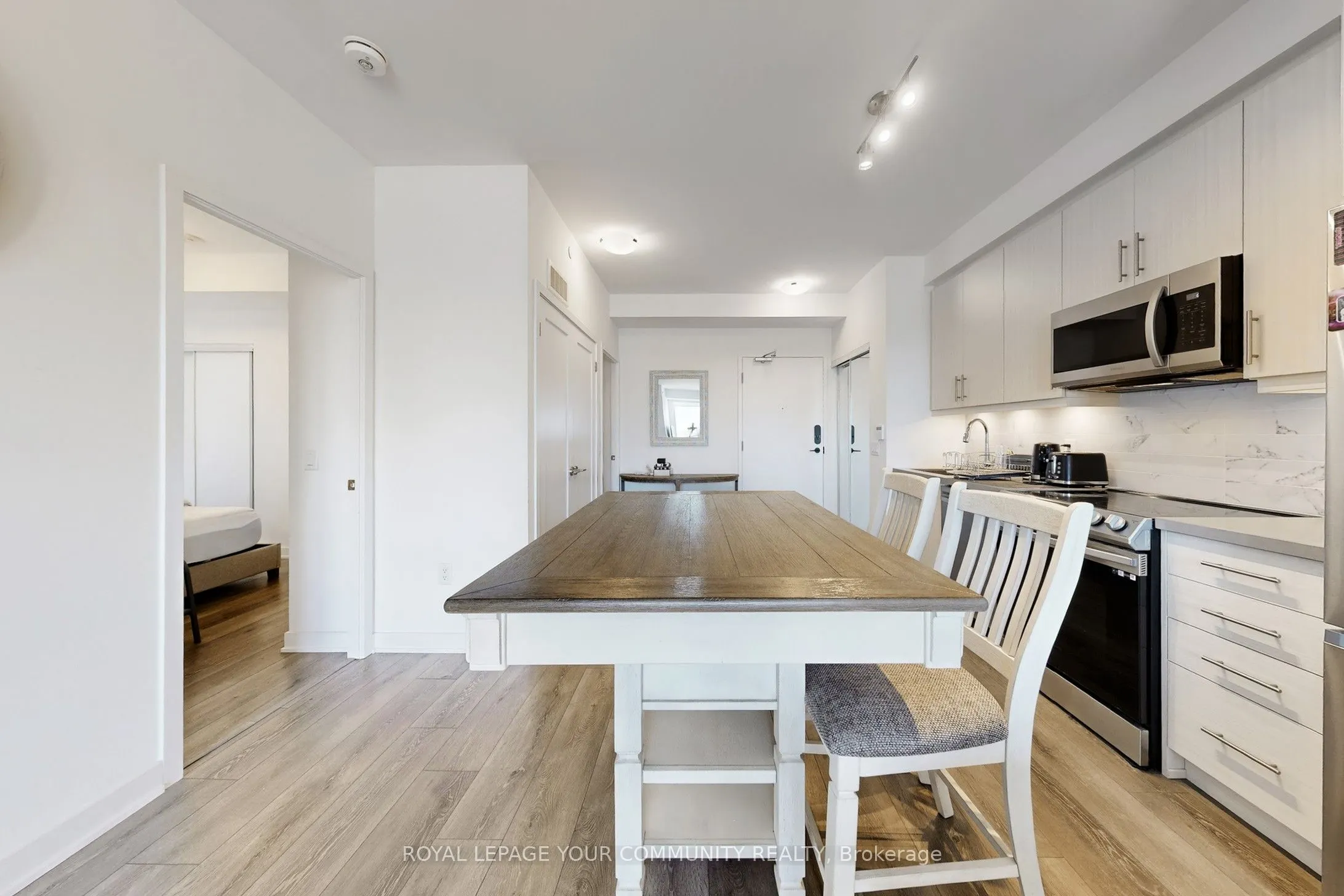 95 Oneida Crescent, #503