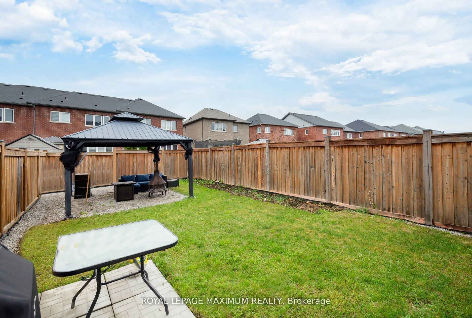 1518 Farrow Crescent