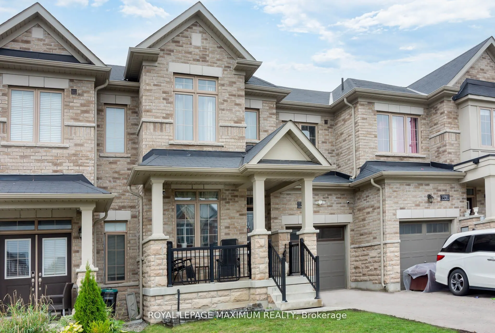 1518 Farrow Crescent