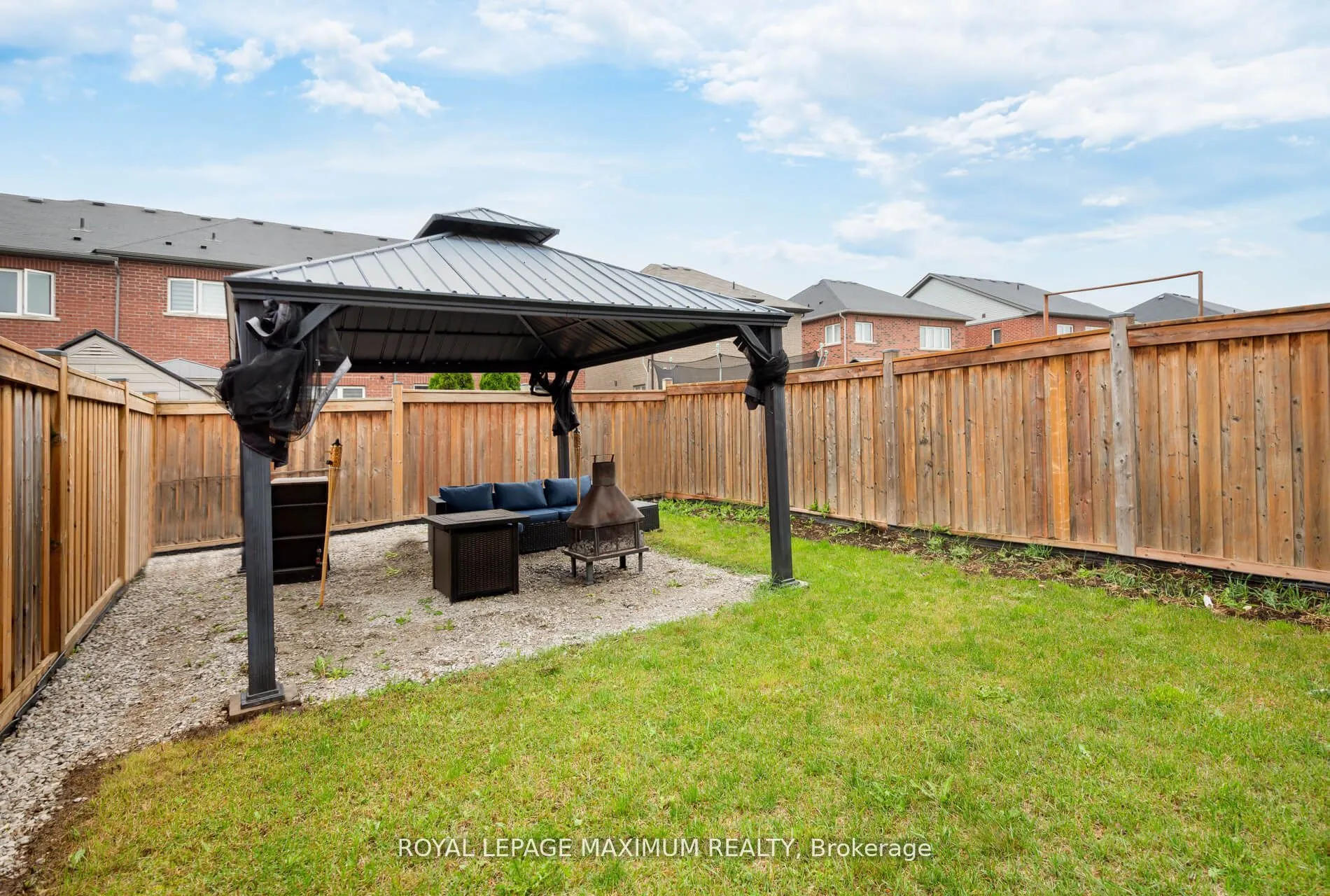 1518 Farrow Crescent