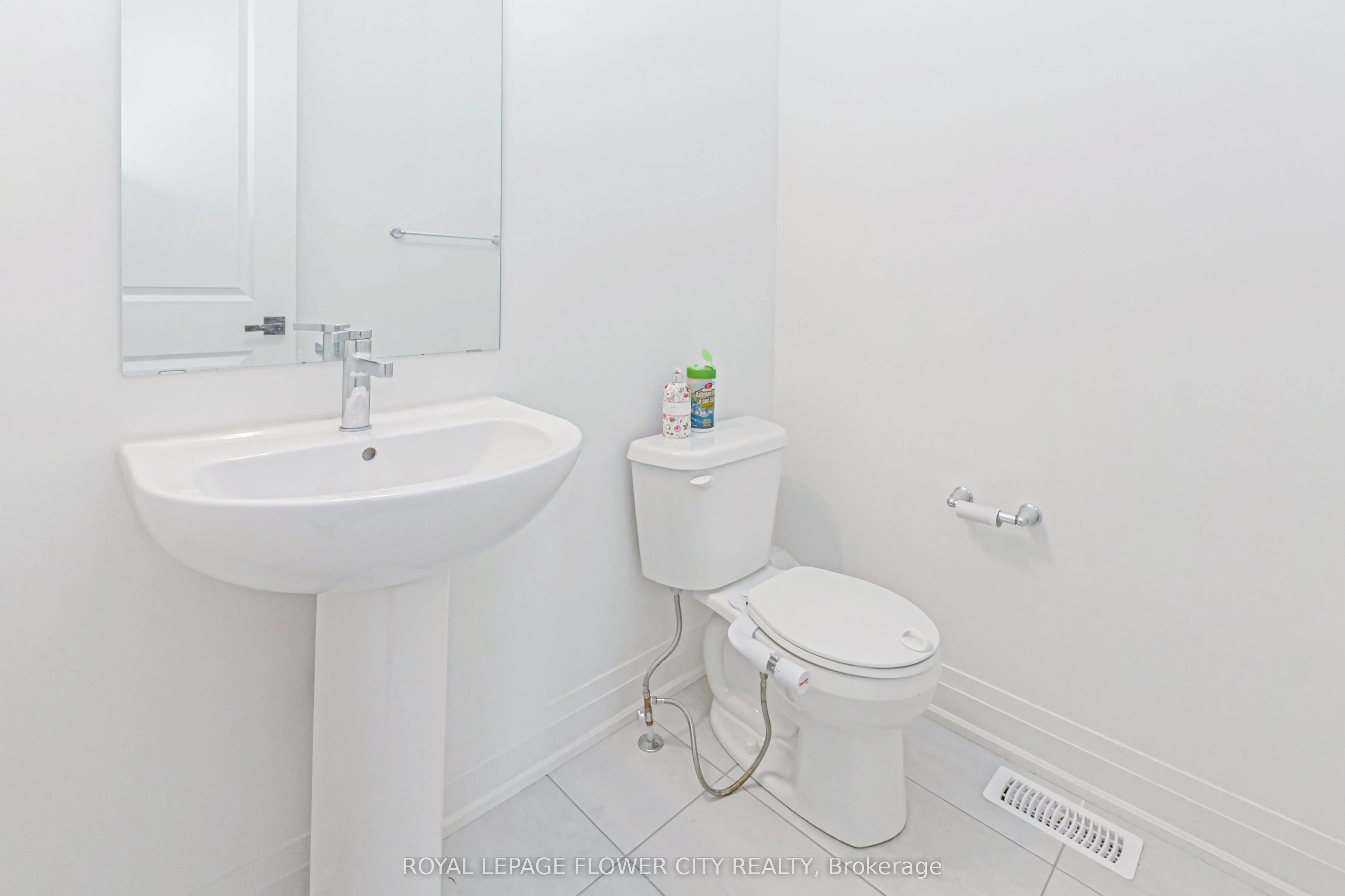 11 Wintergreen Lane N