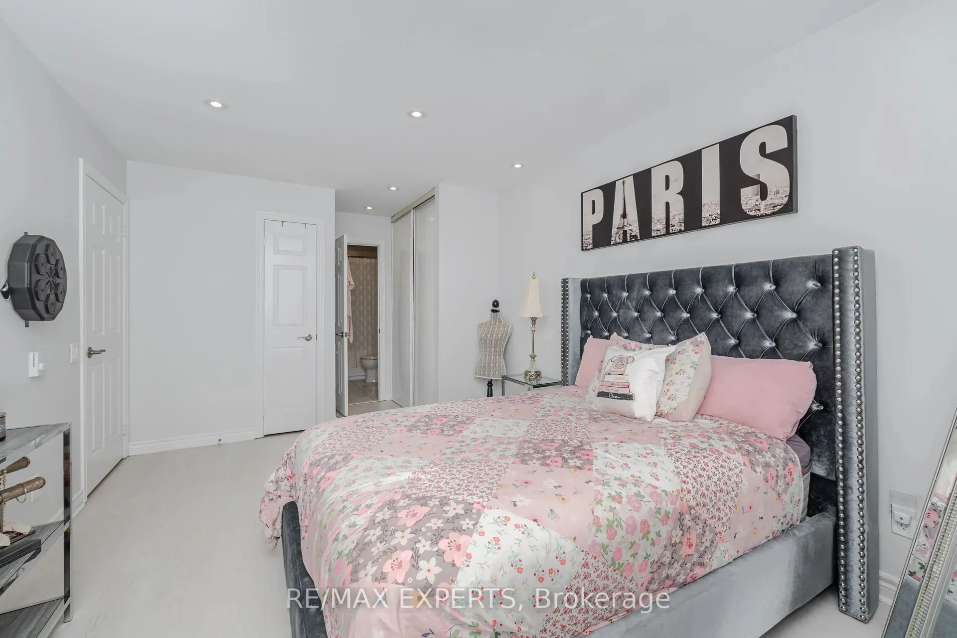 77 Mill Street E, #22