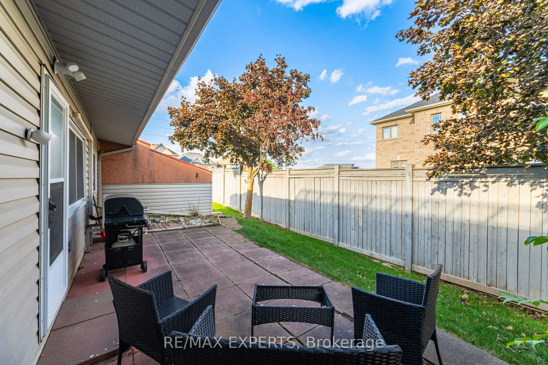 77 Mill Street E, #22