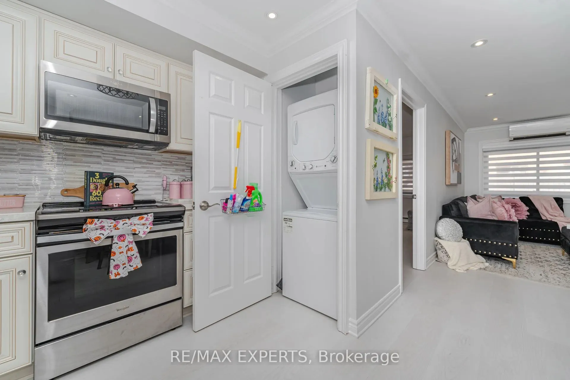 77 Mill Street E, #22