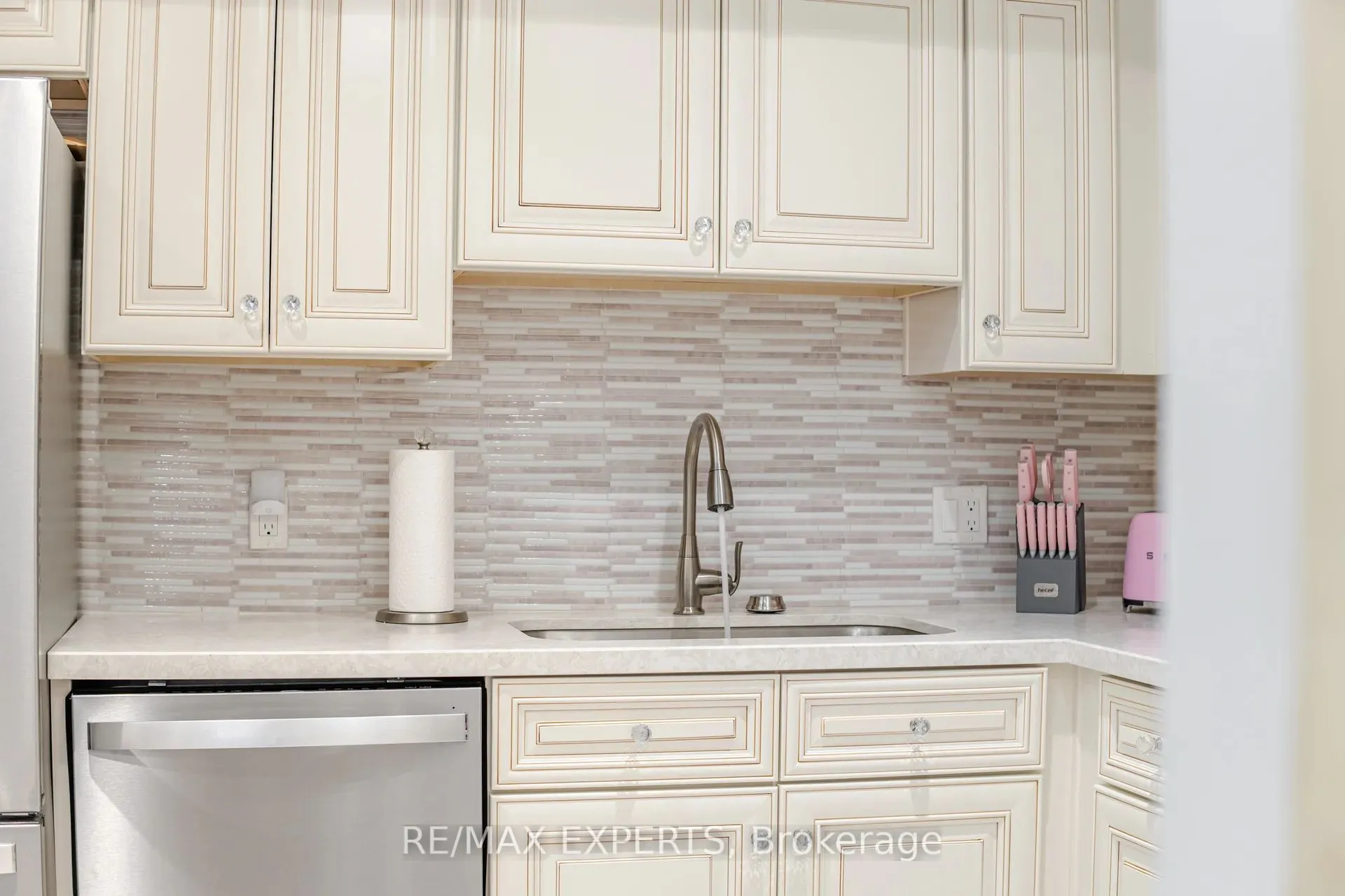 77 Mill Street E, #22