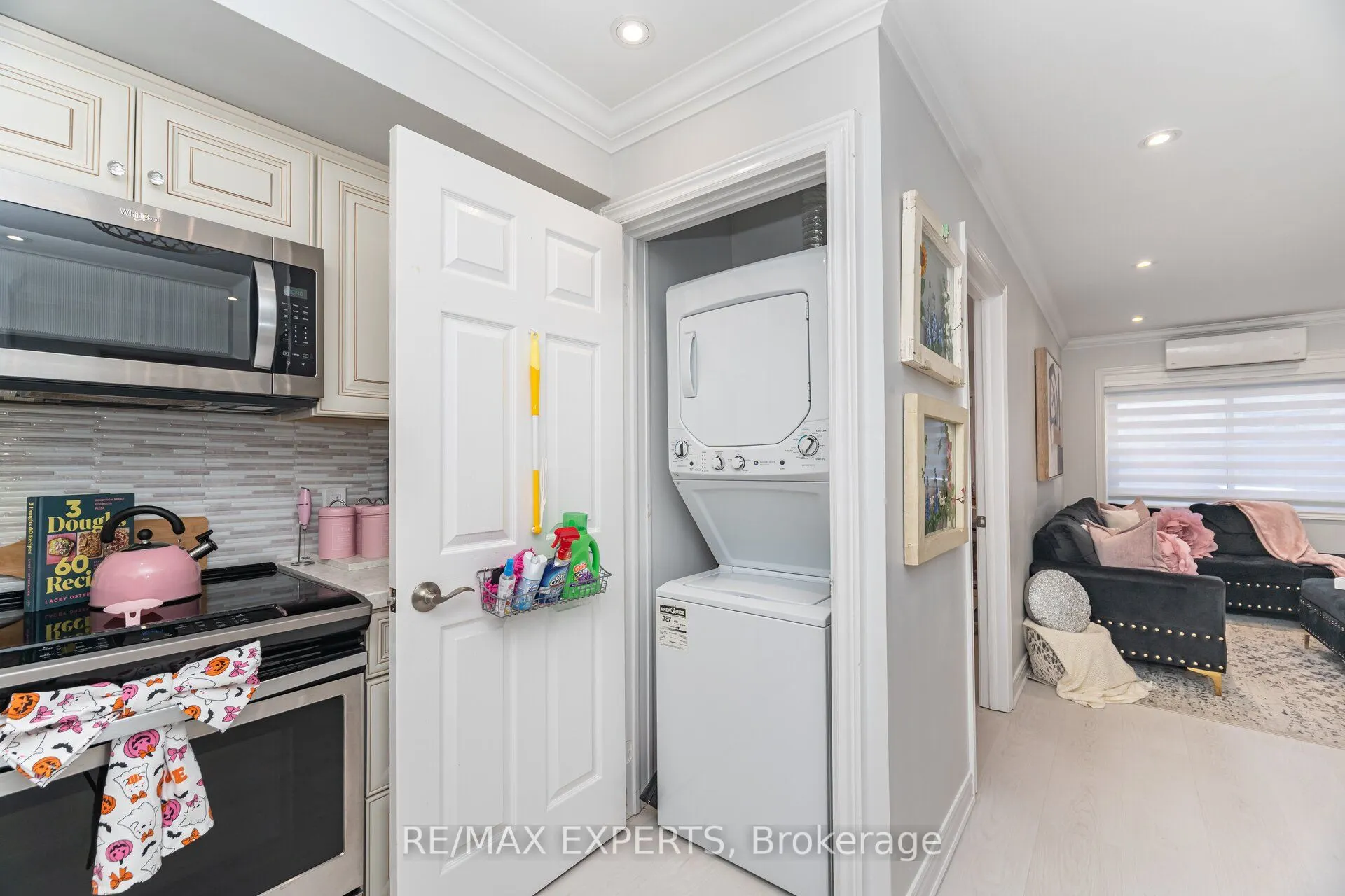 77 Mill Street E, #22