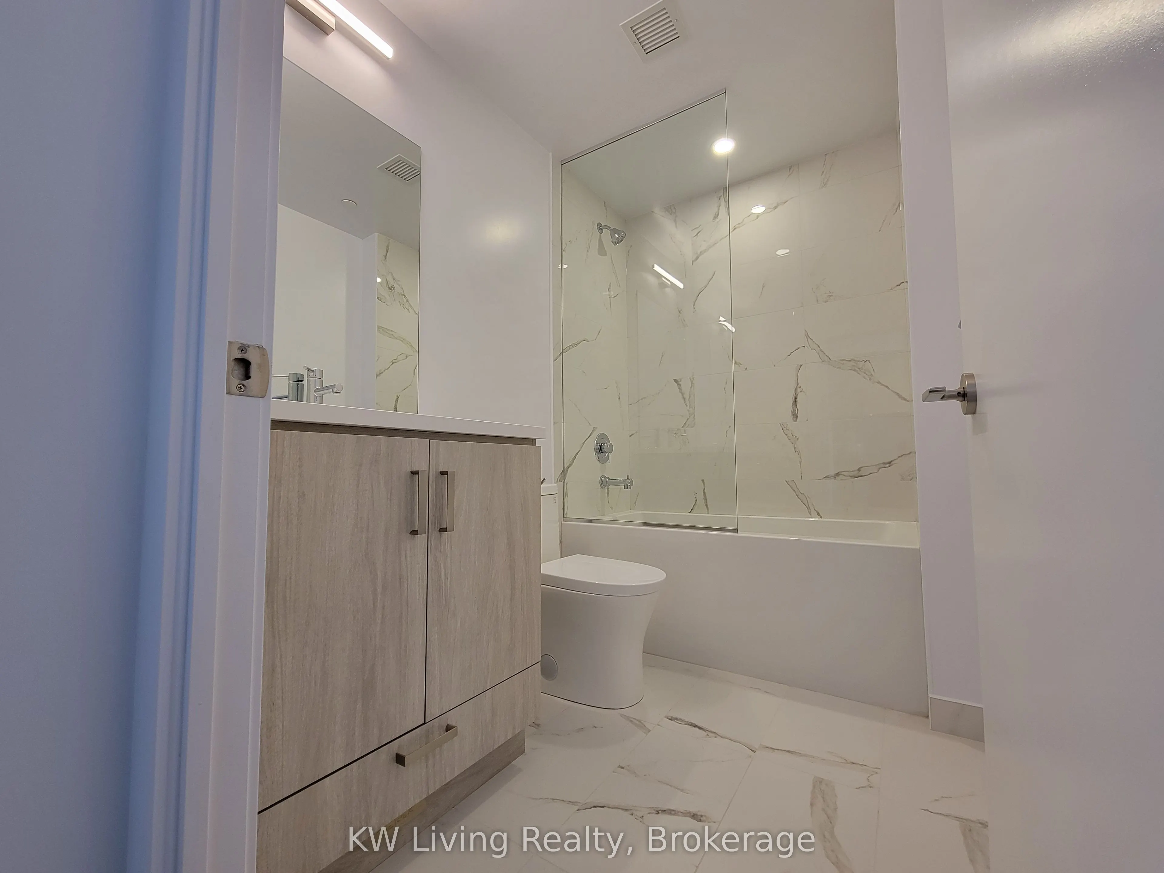 60 Honeycrisp Crescent, #1507