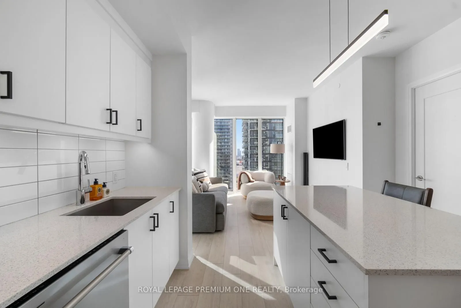 9000 JANE Street, #1715