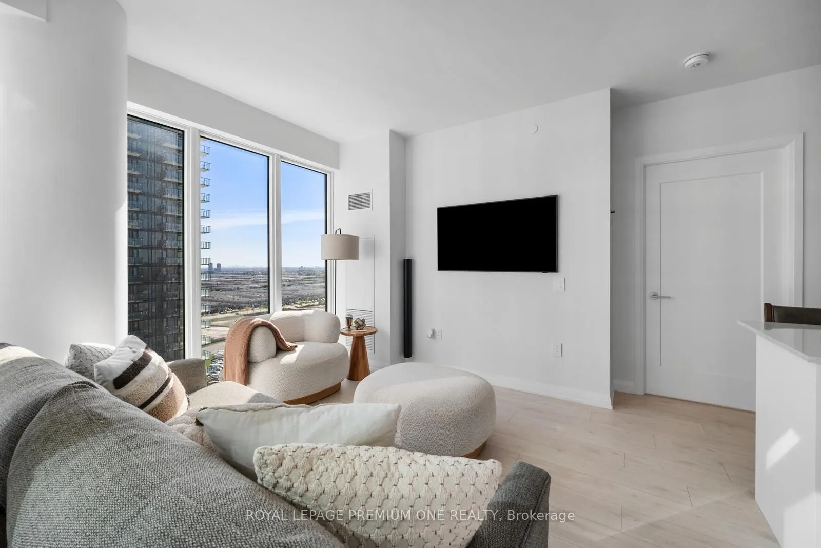 9000 JANE Street, #1715