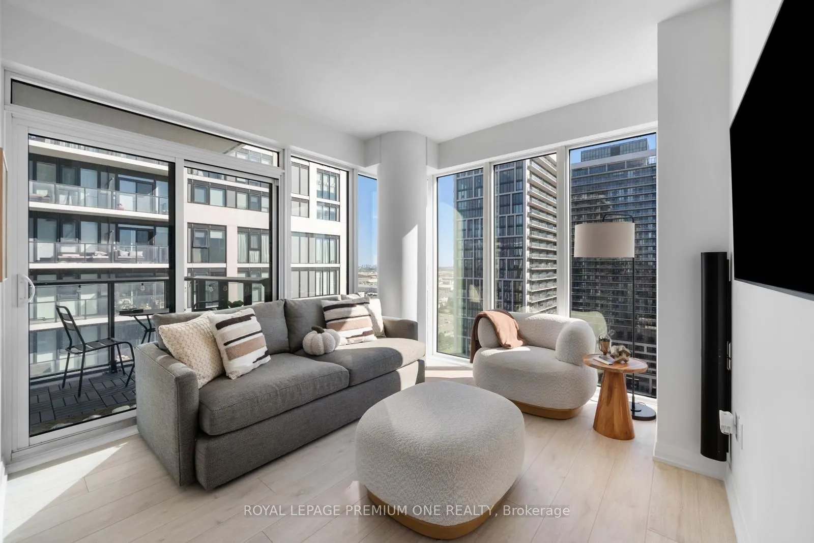 9000 JANE Street, #1715