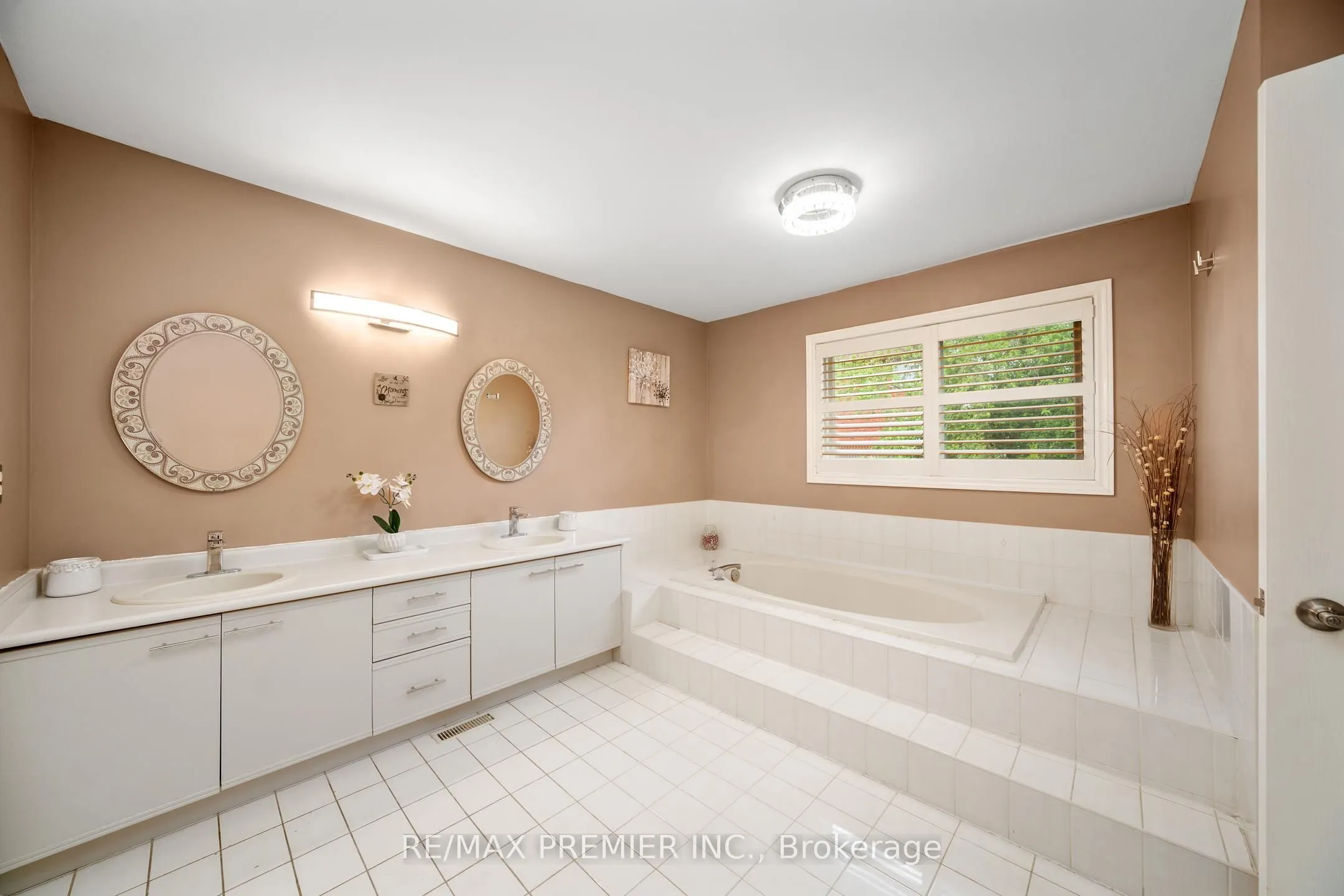 618 Ponting Place