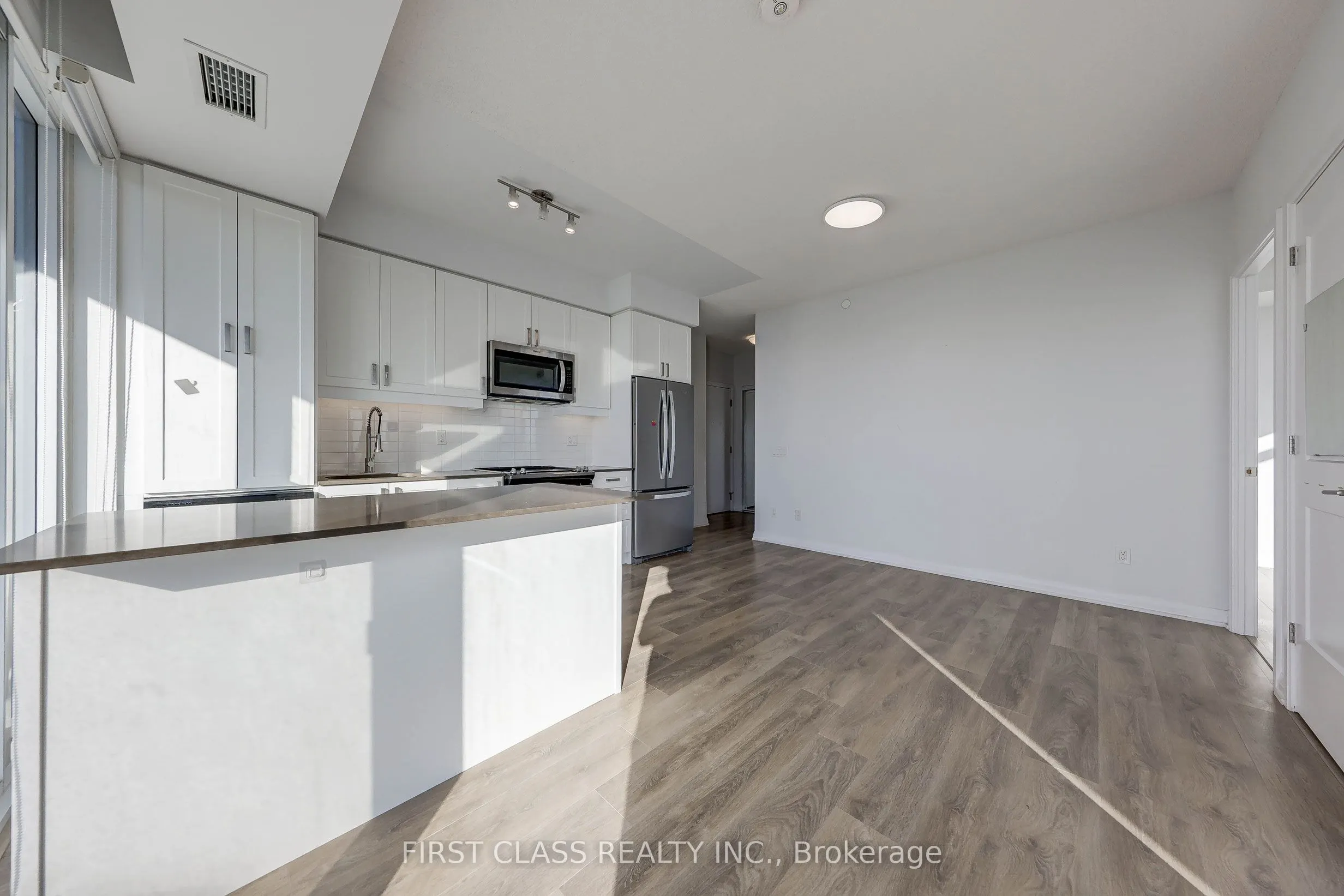 7895 Jane Street, #1104