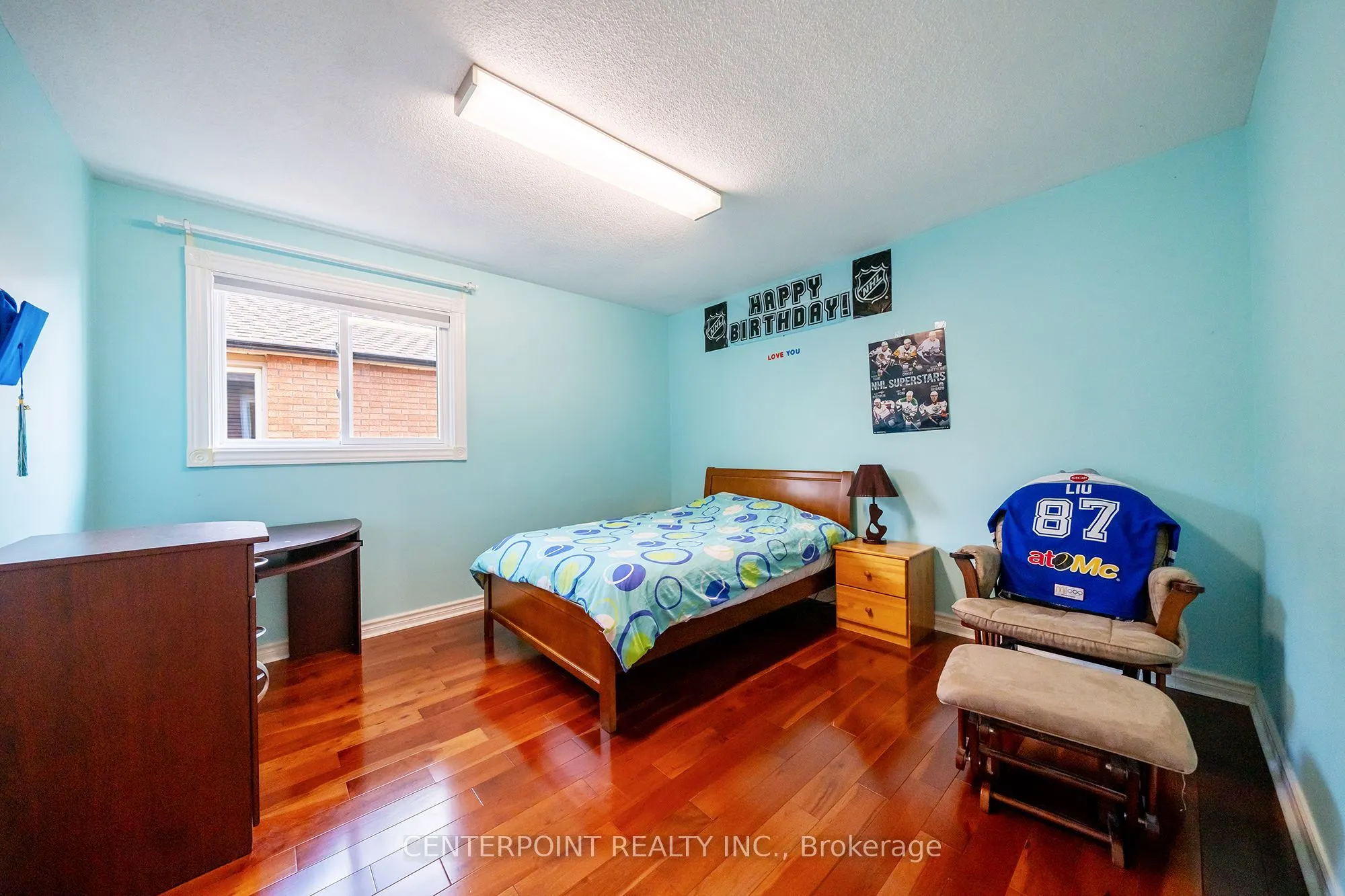 8 Woodlawn Road