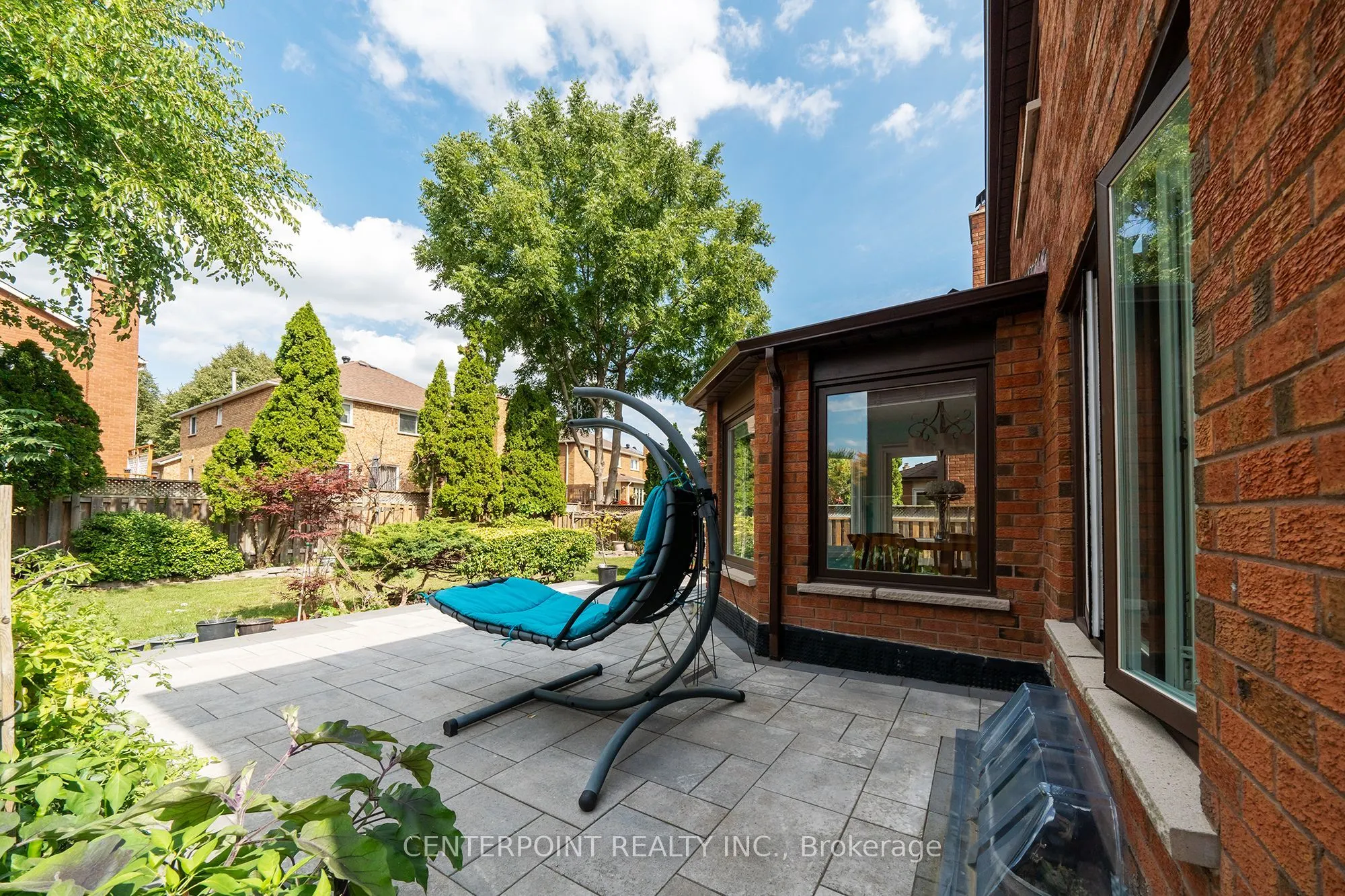 8 Woodlawn Road