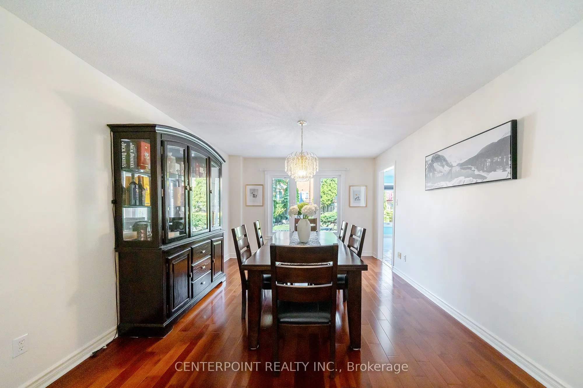 8 Woodlawn Road