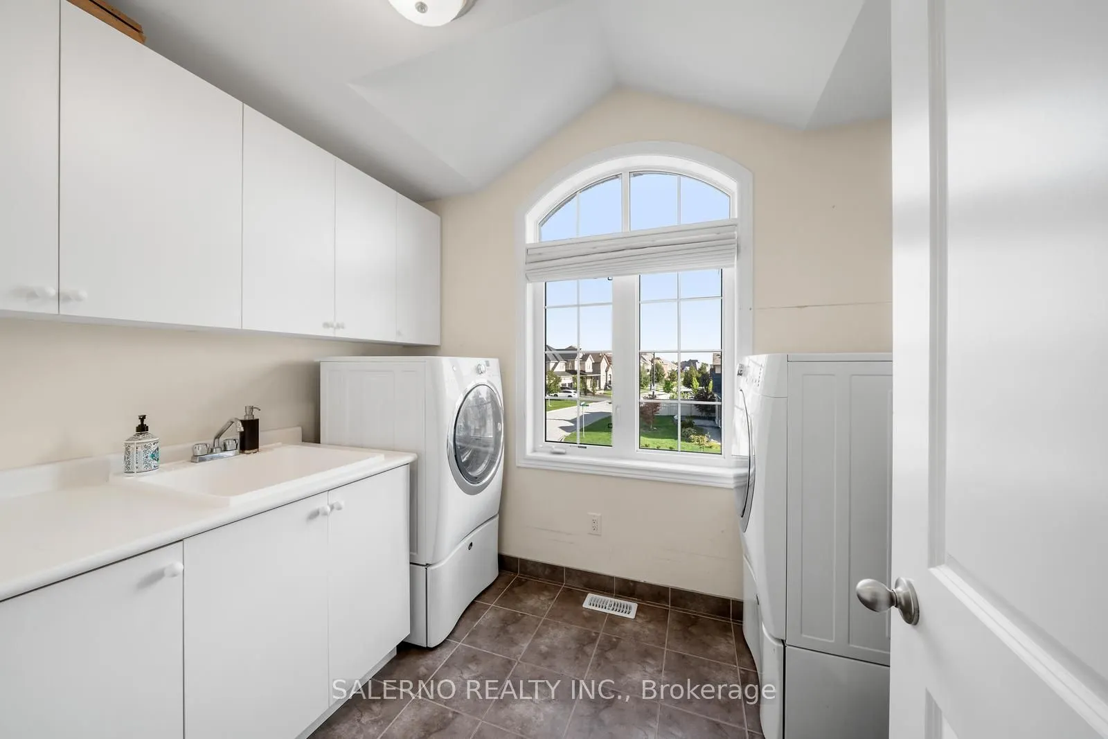 30 Fairmont Ridge