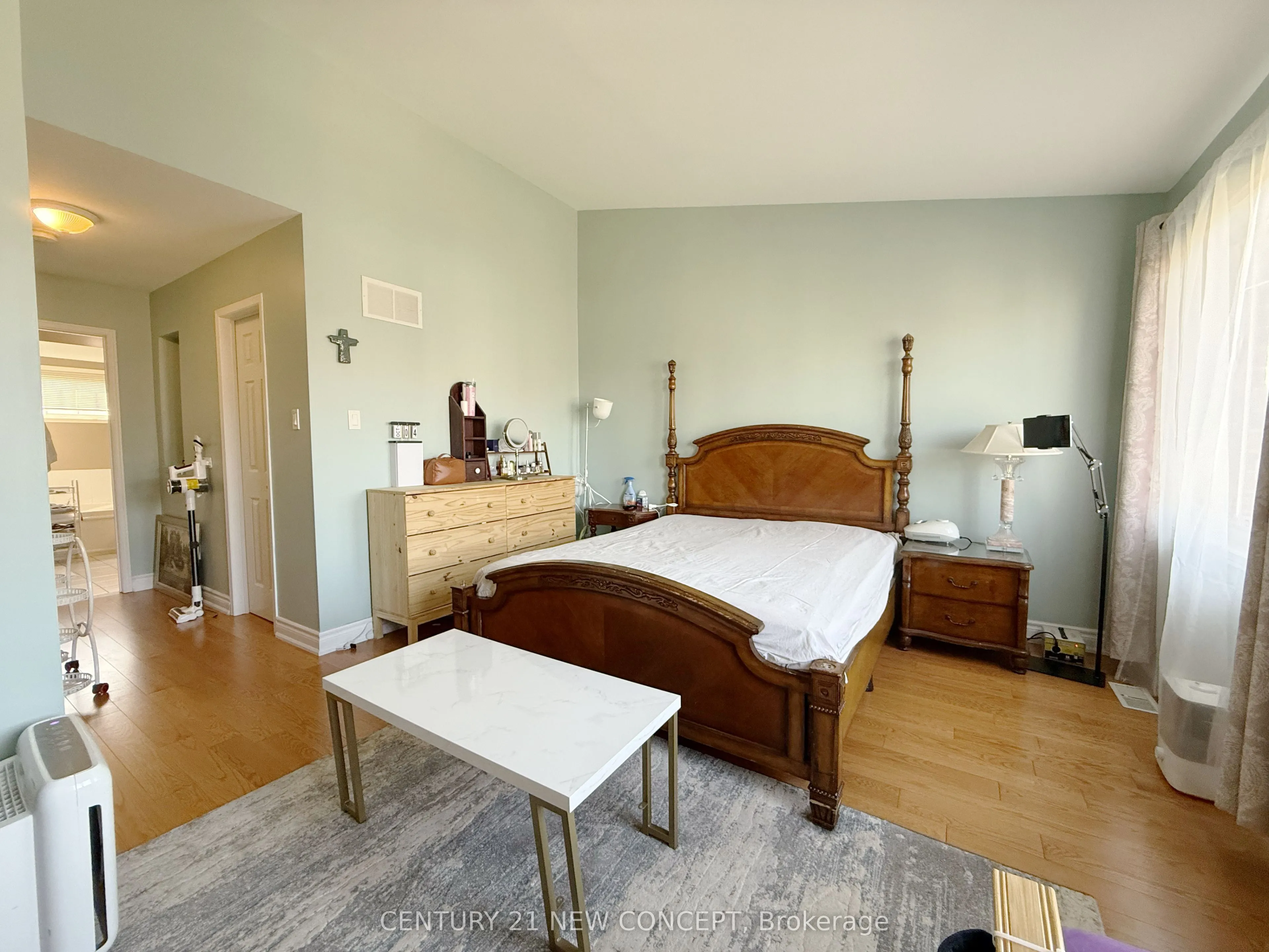 18 Clark Avenue W, #107