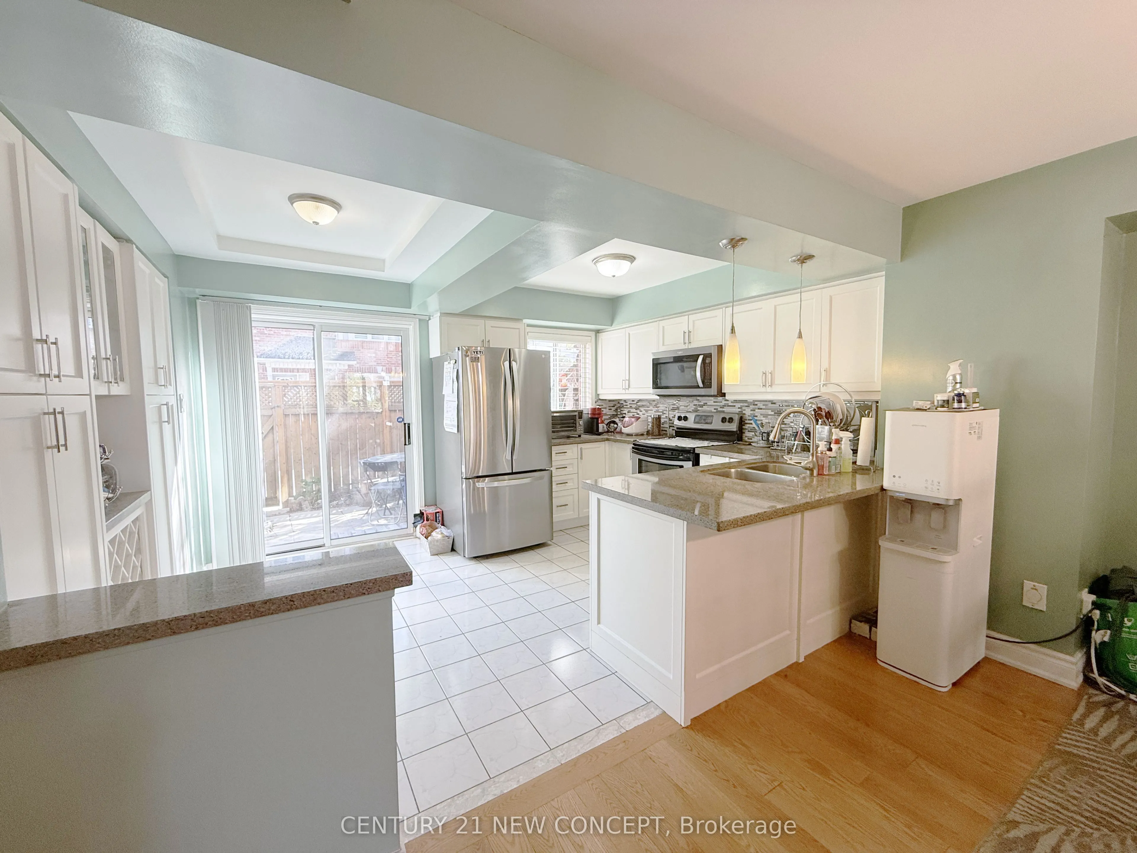 18 Clark Avenue W, #107