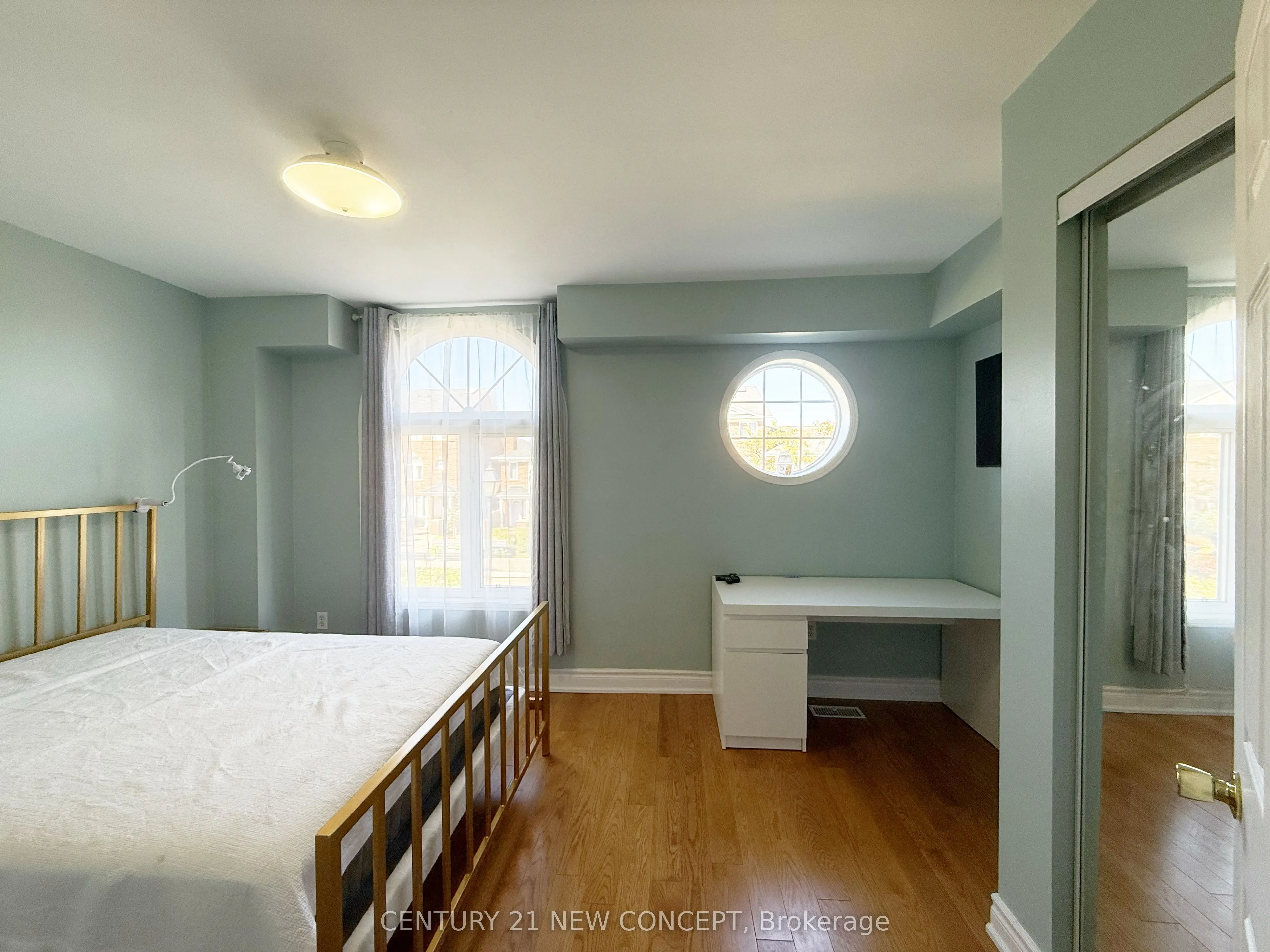 18 Clark Avenue W, #107