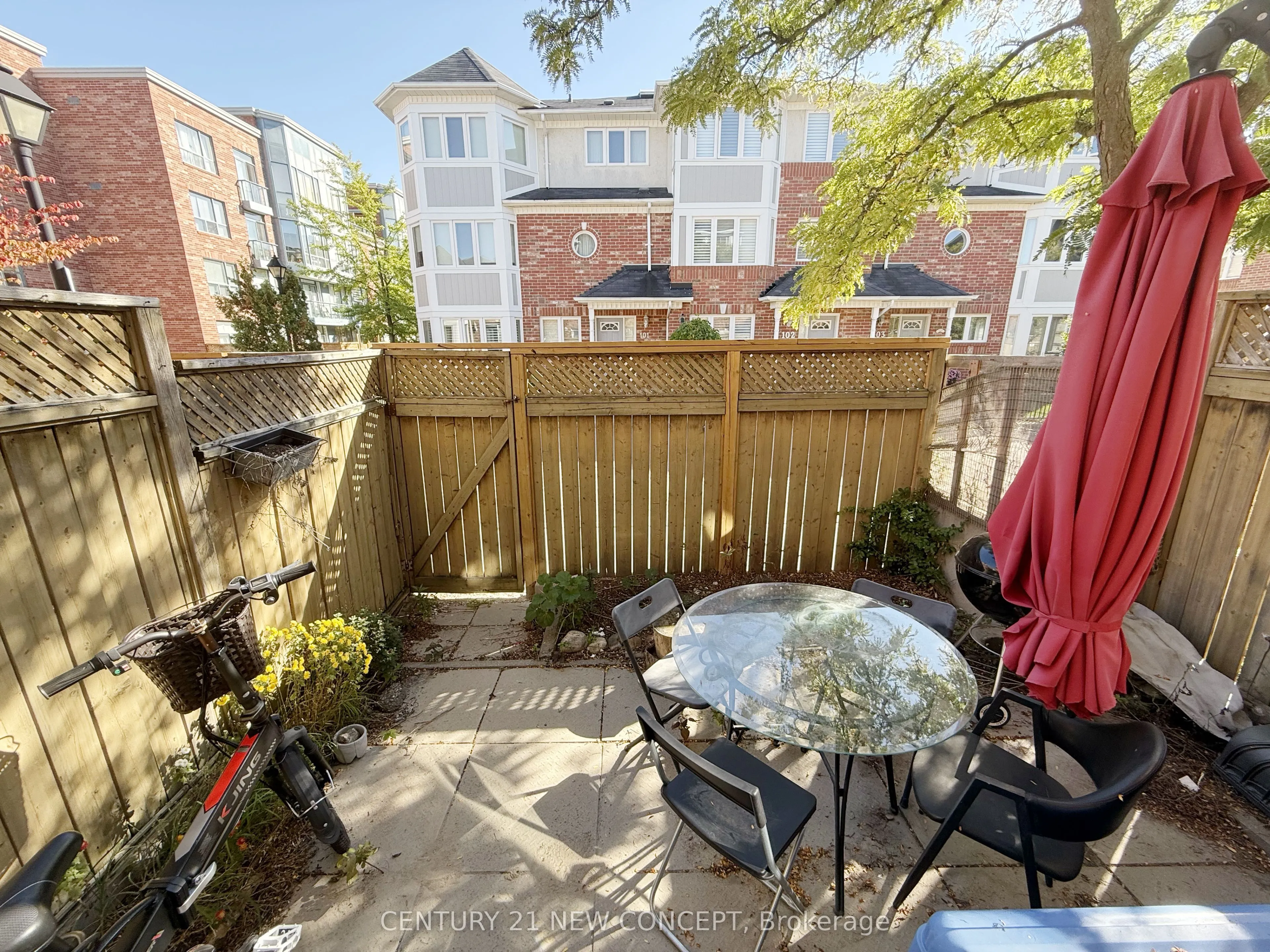 18 Clark Avenue W, #107