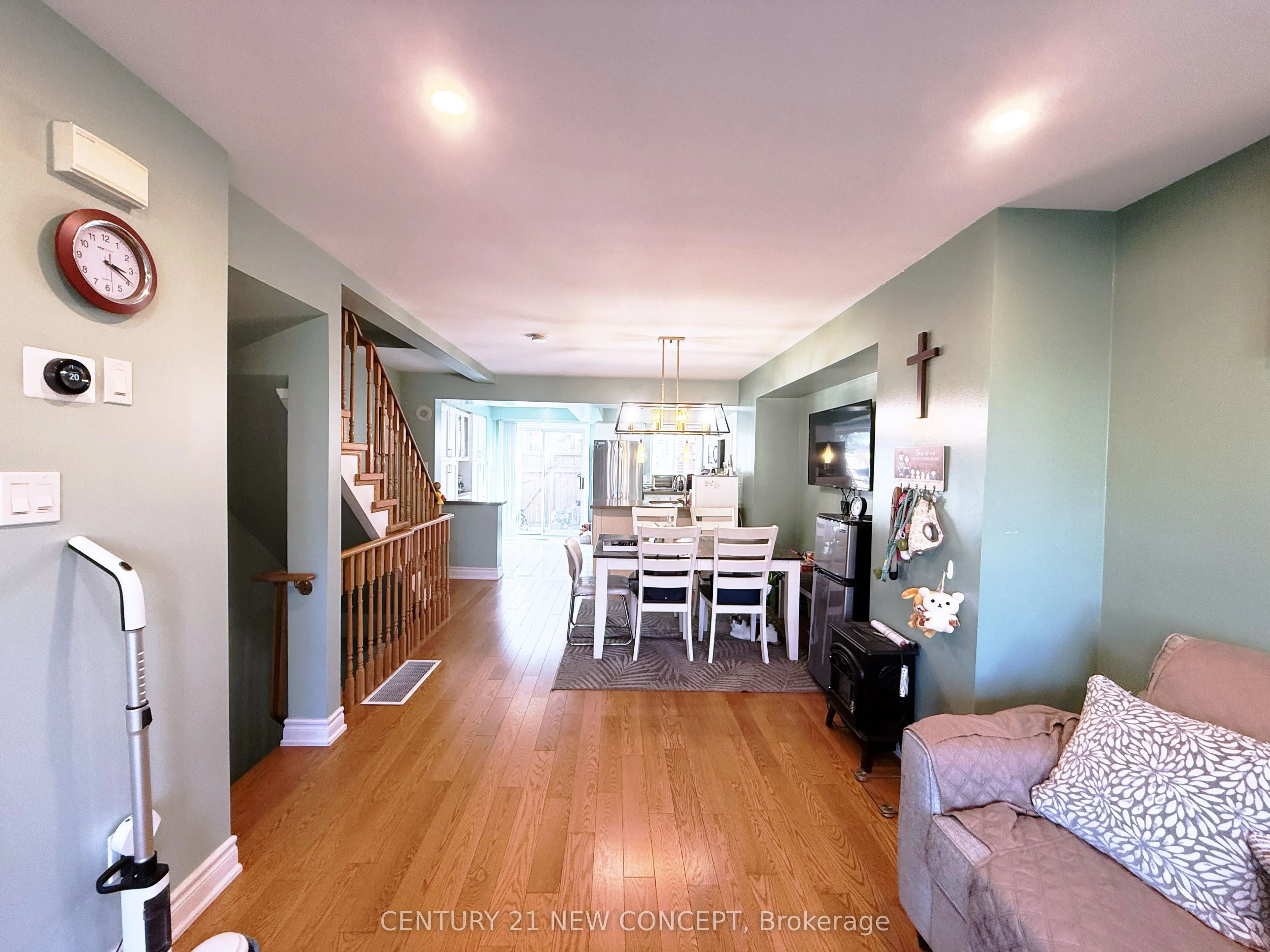 18 Clark Avenue W, #107