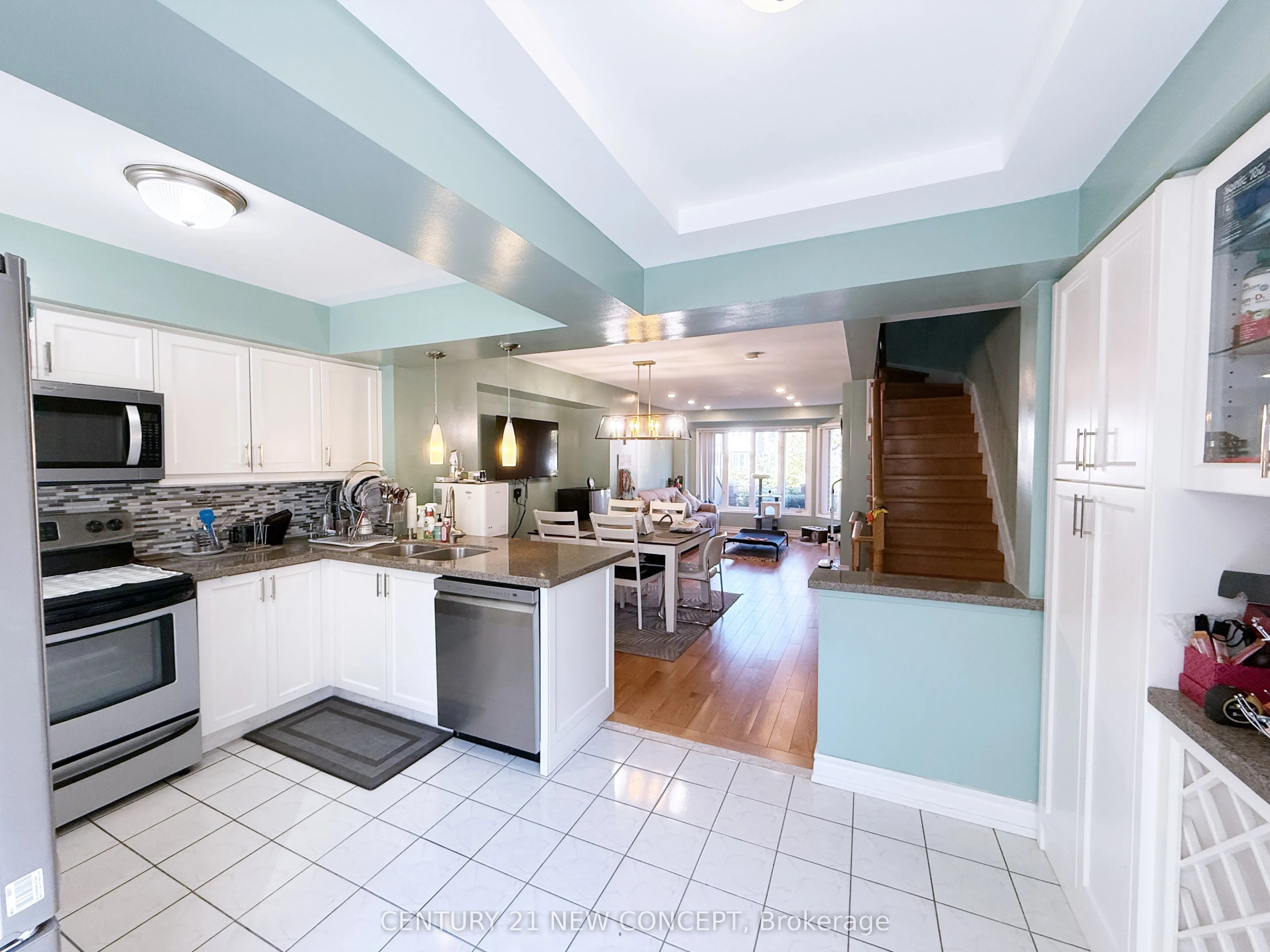 18 Clark Avenue W, #107