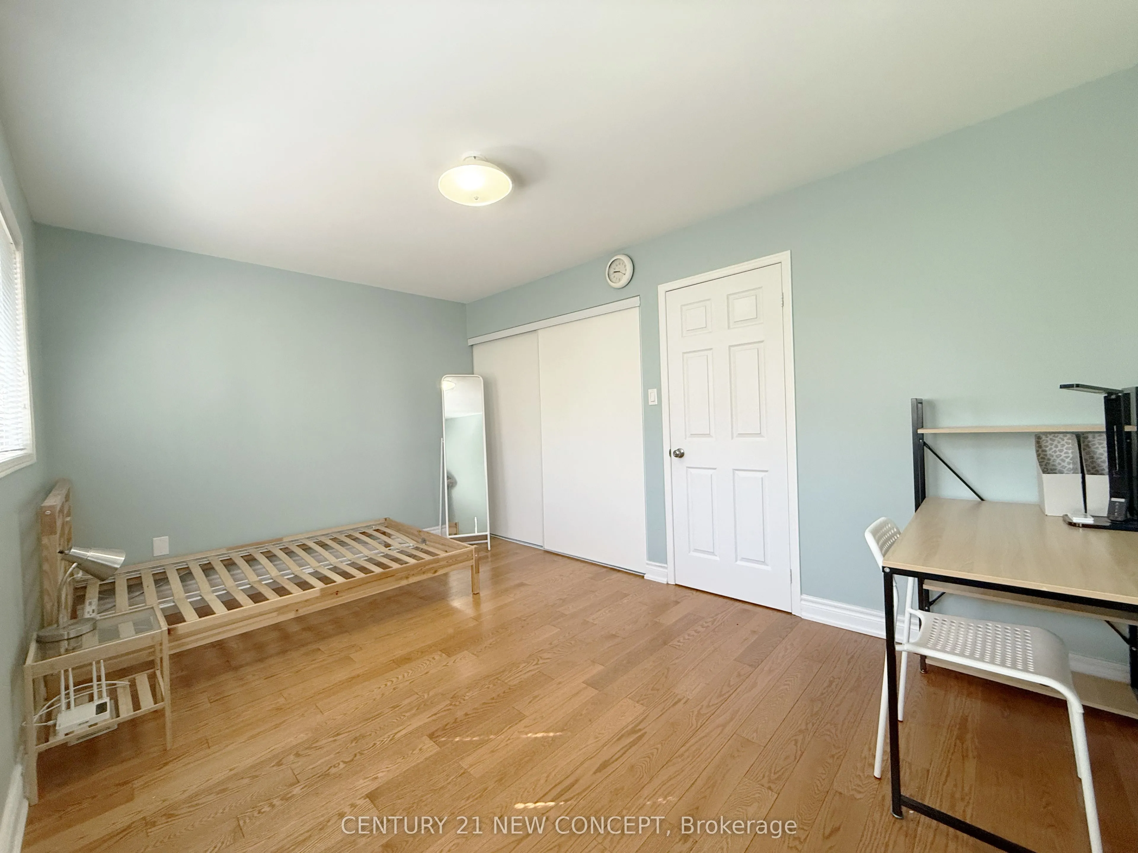 18 Clark Avenue W, #107