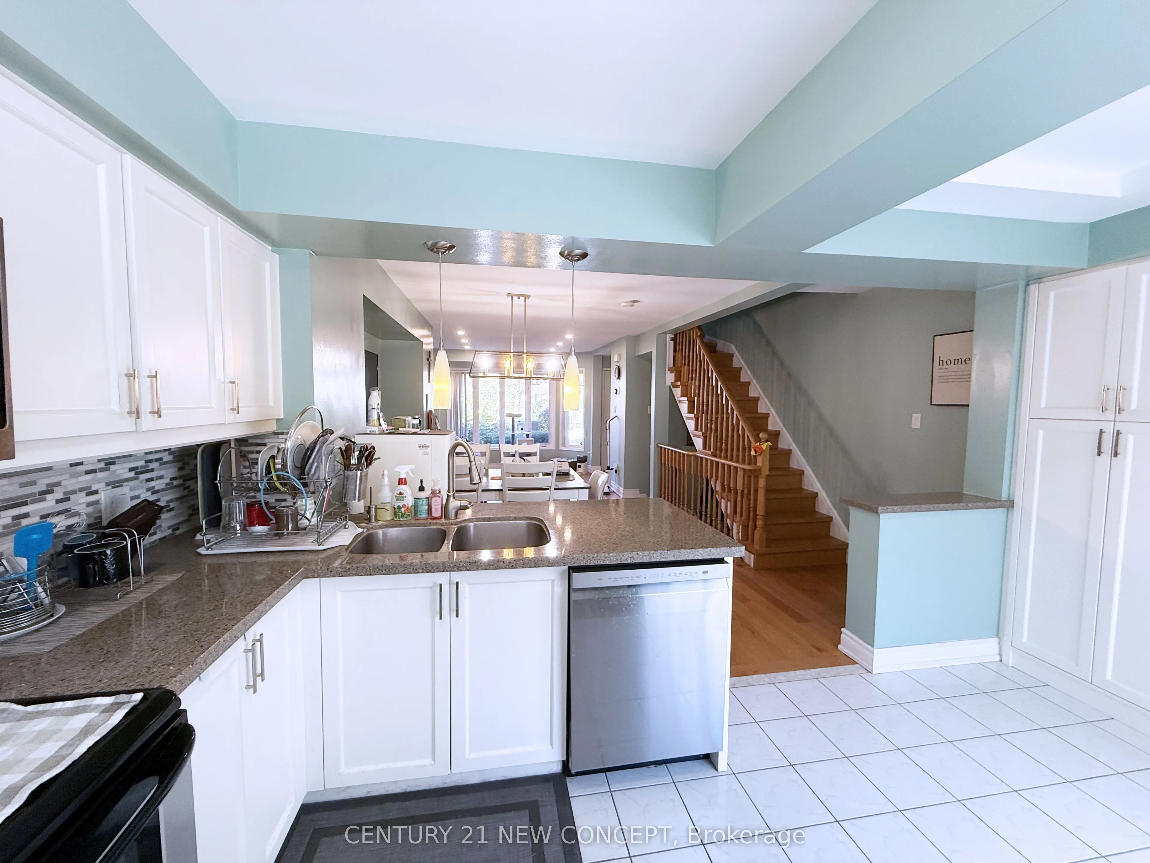 18 Clark Avenue W, #107
