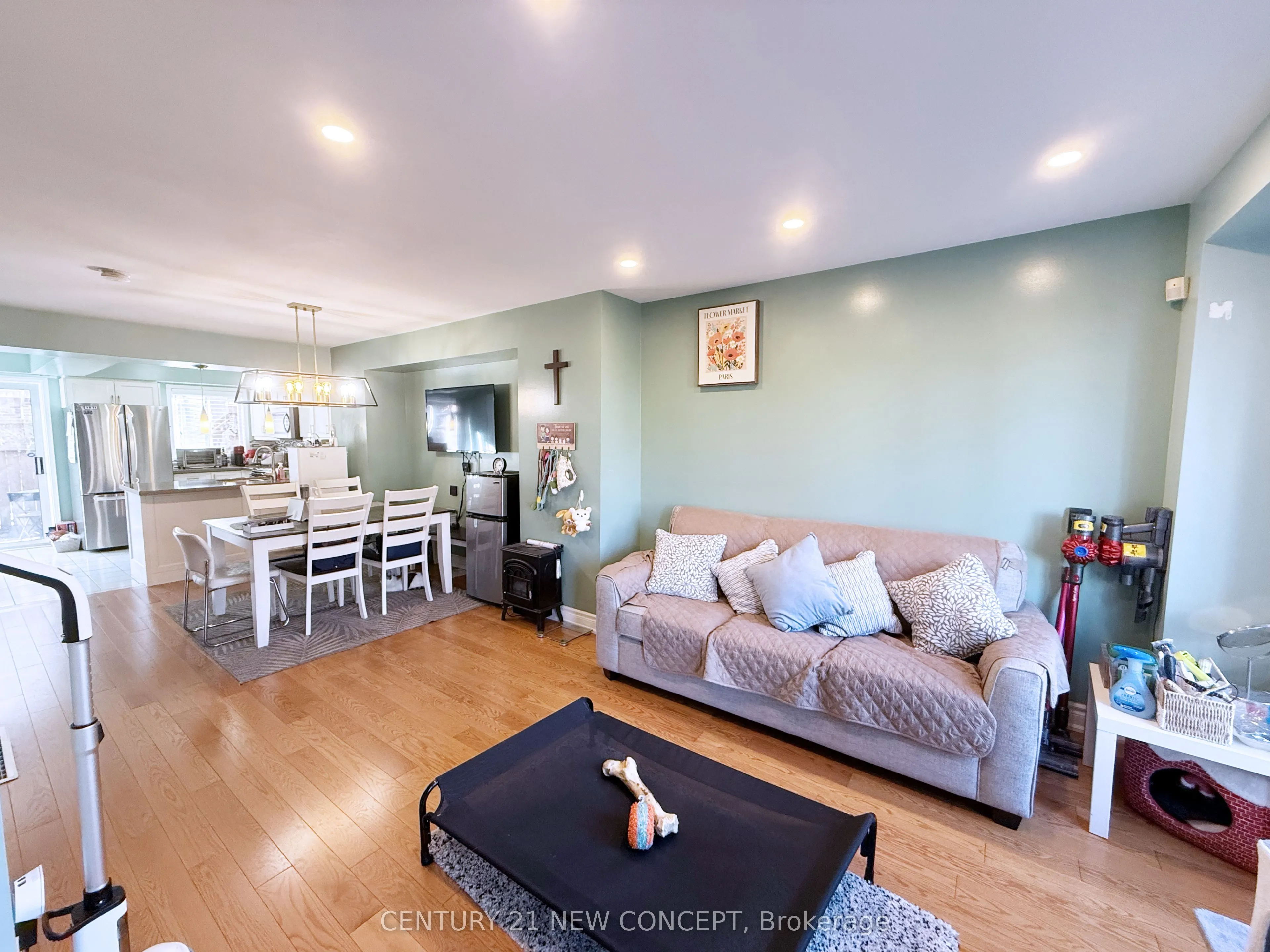 18 Clark Avenue W, #107