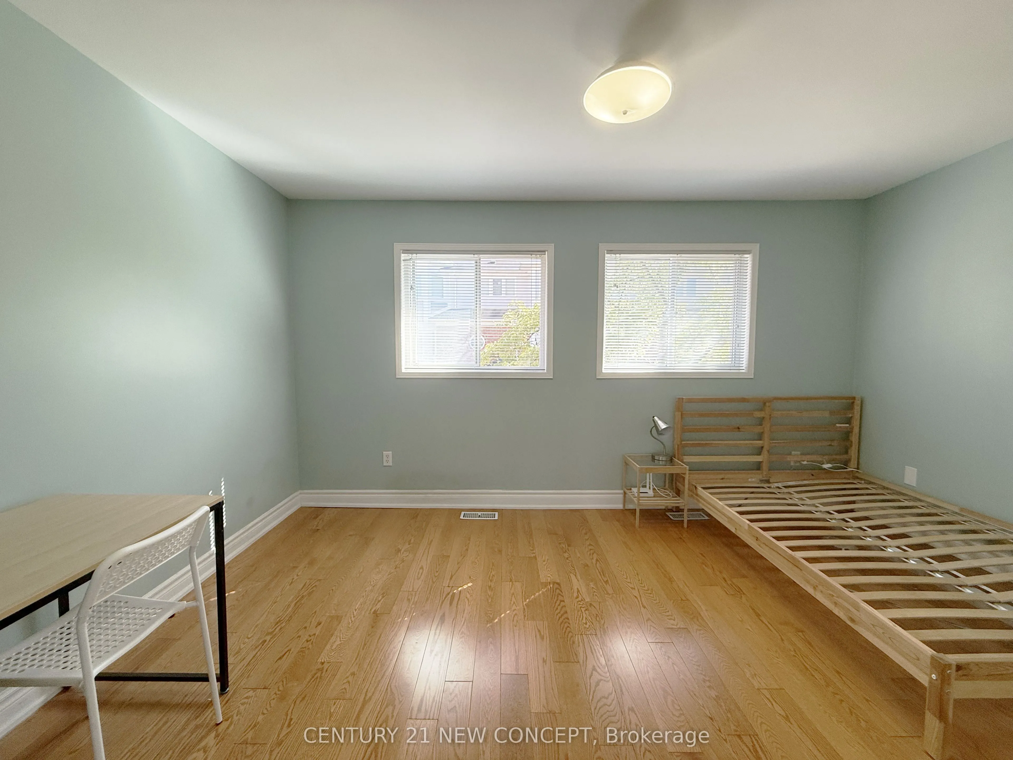 18 Clark Avenue W, #107