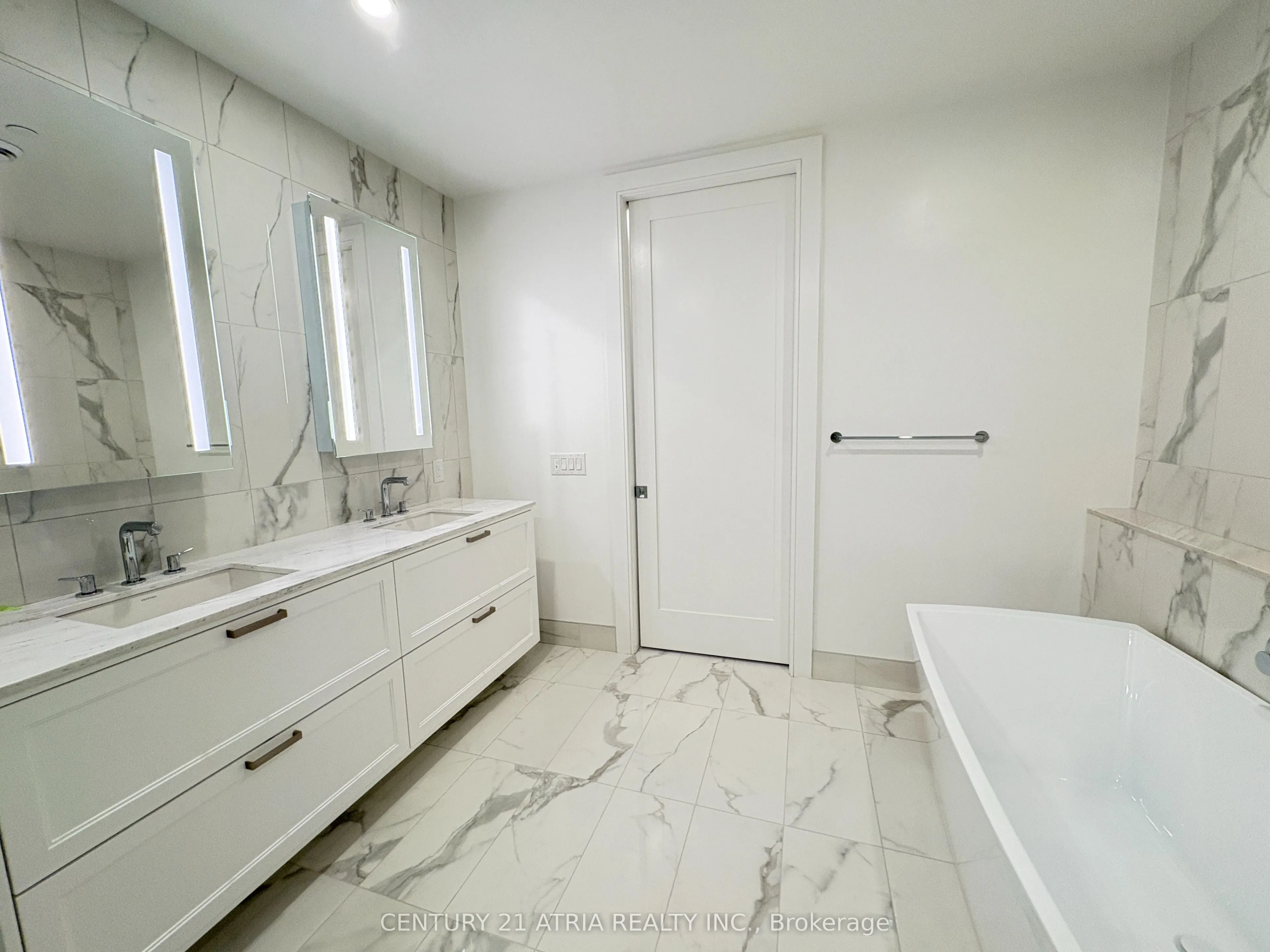 397 Royal Orchard Boulevard, #605