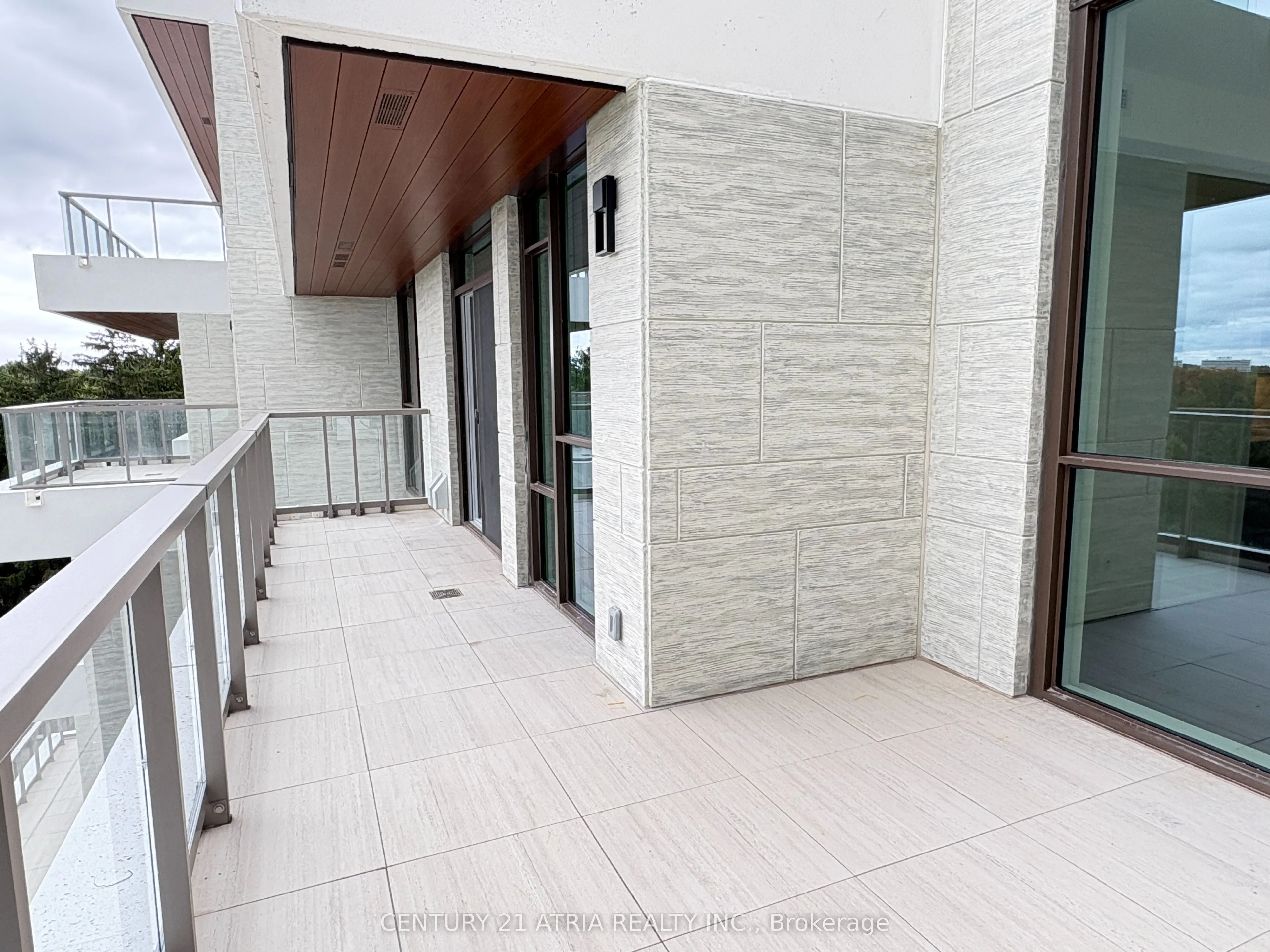 397 Royal Orchard Boulevard, #605