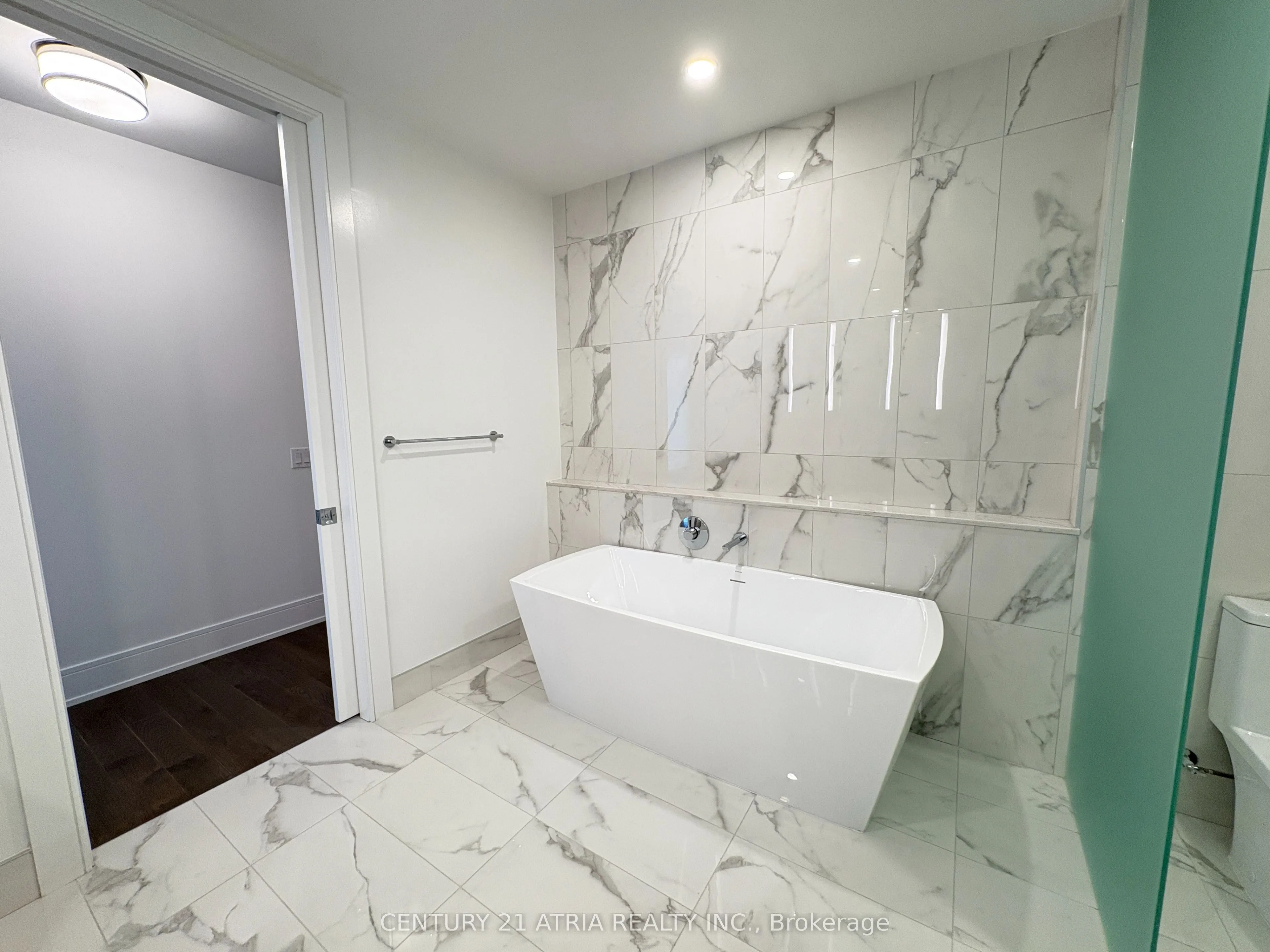 397 Royal Orchard Boulevard, #605