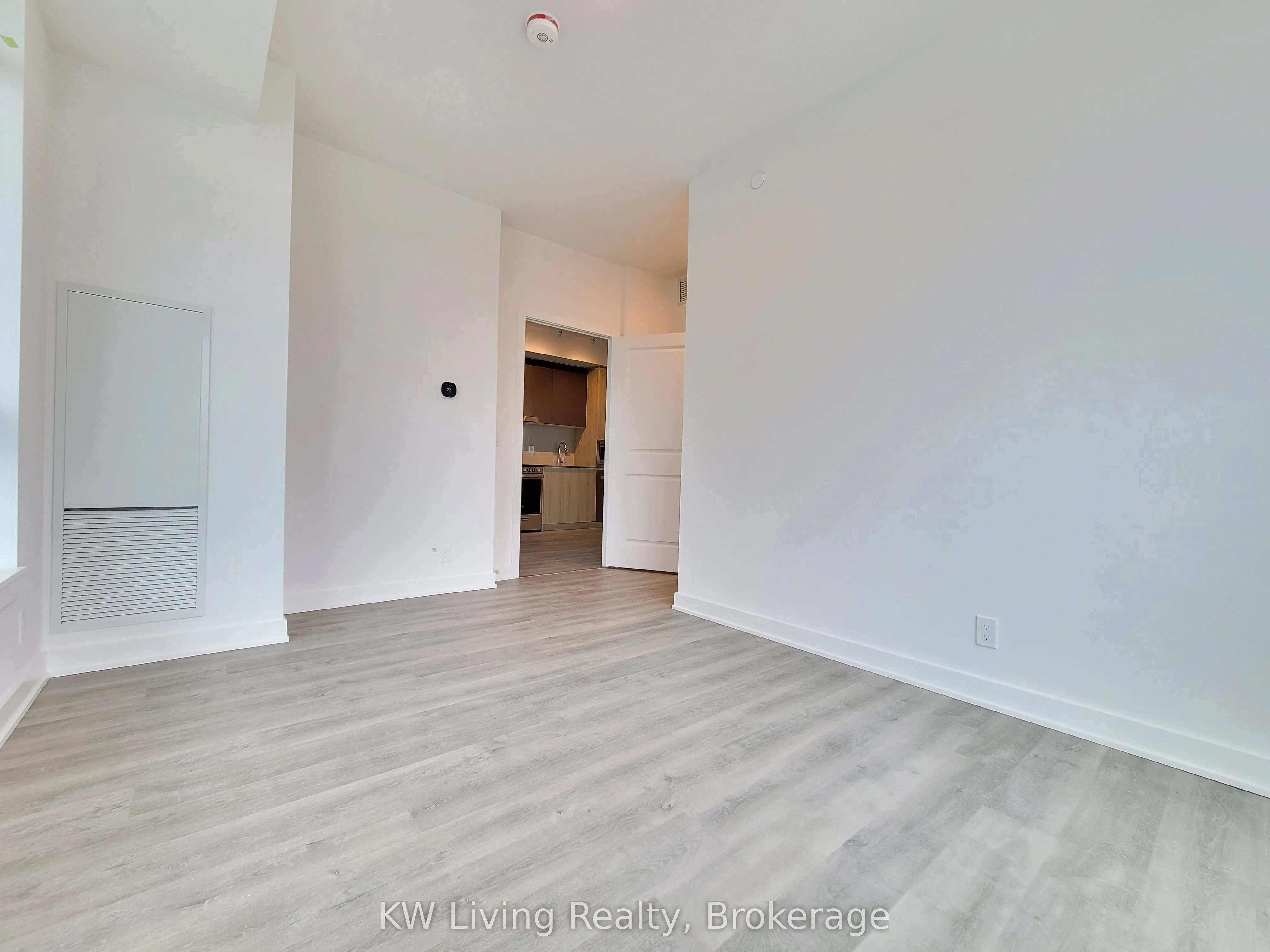 50 Upper Mall Way, #B1202