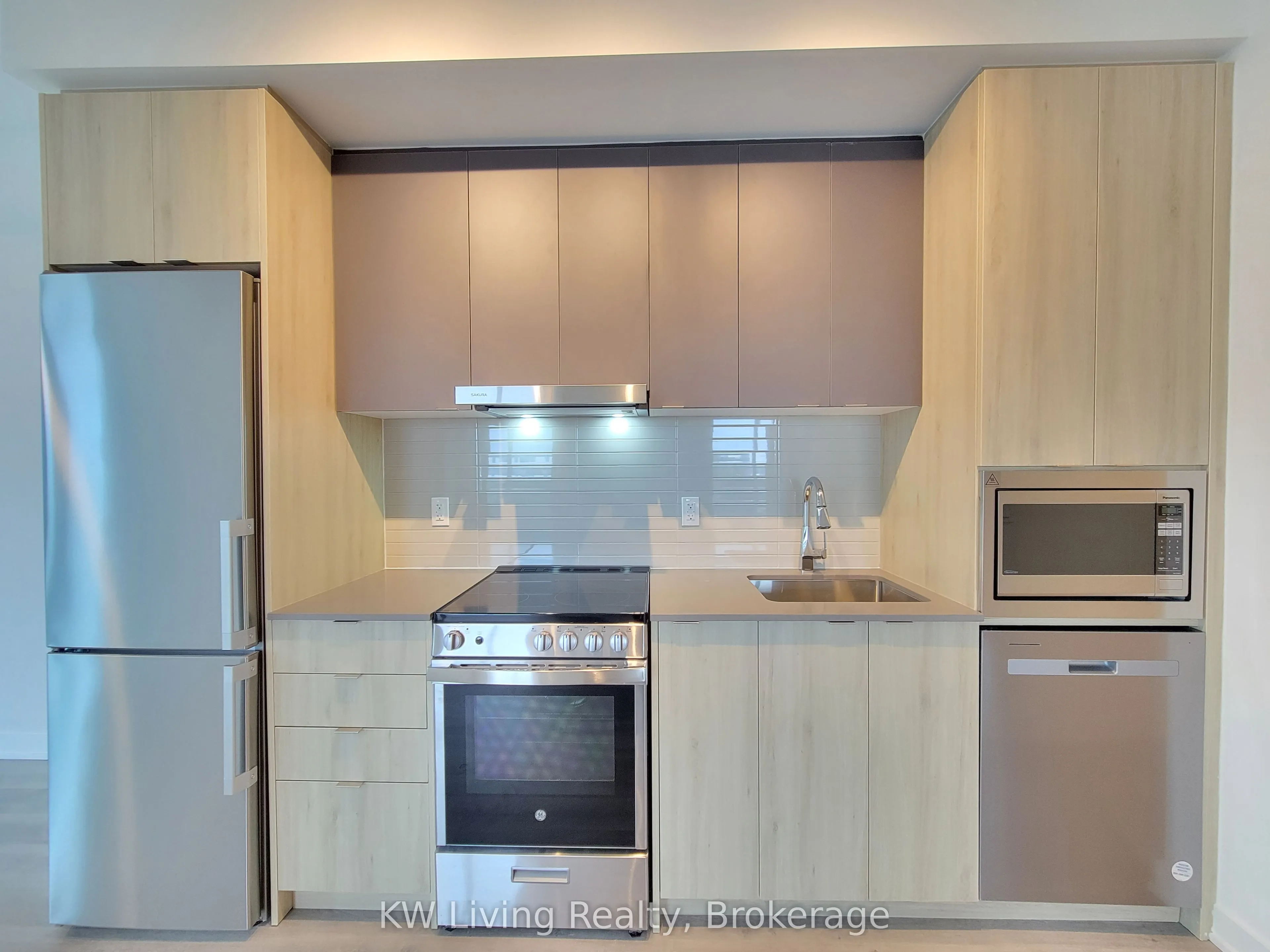 50 Upper Mall Way, #B1202