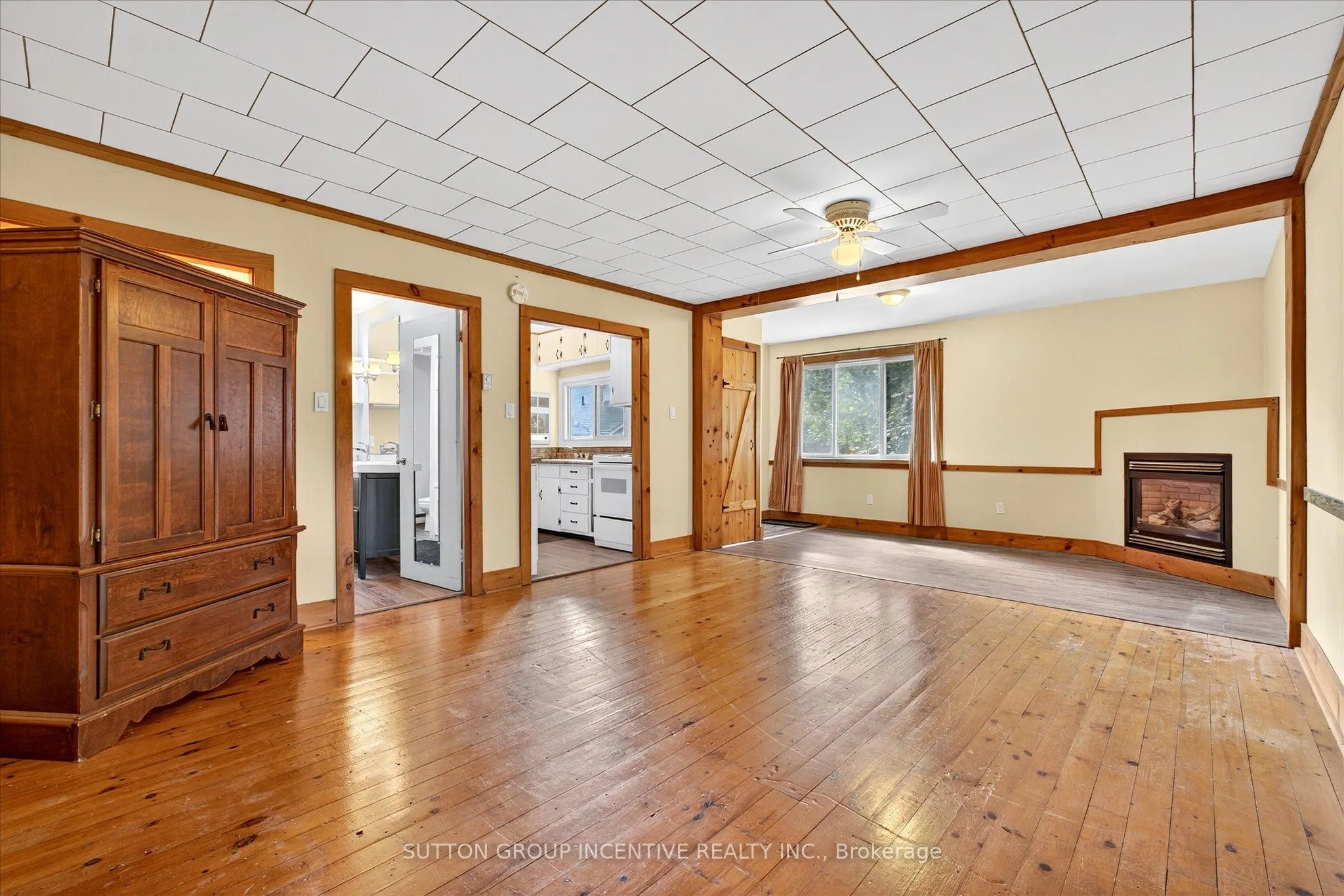 183 Lake Drive N