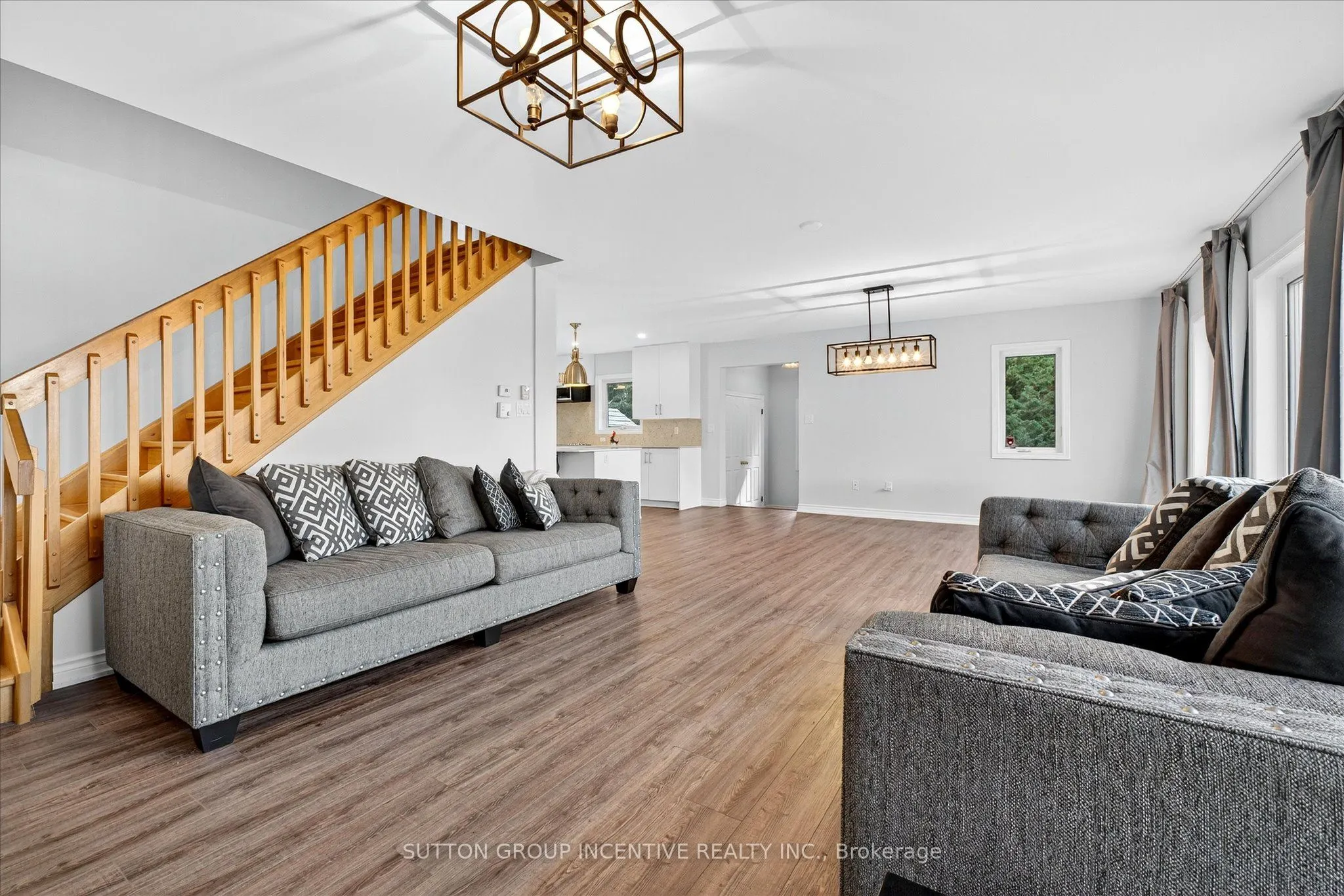 183 Lake Drive N