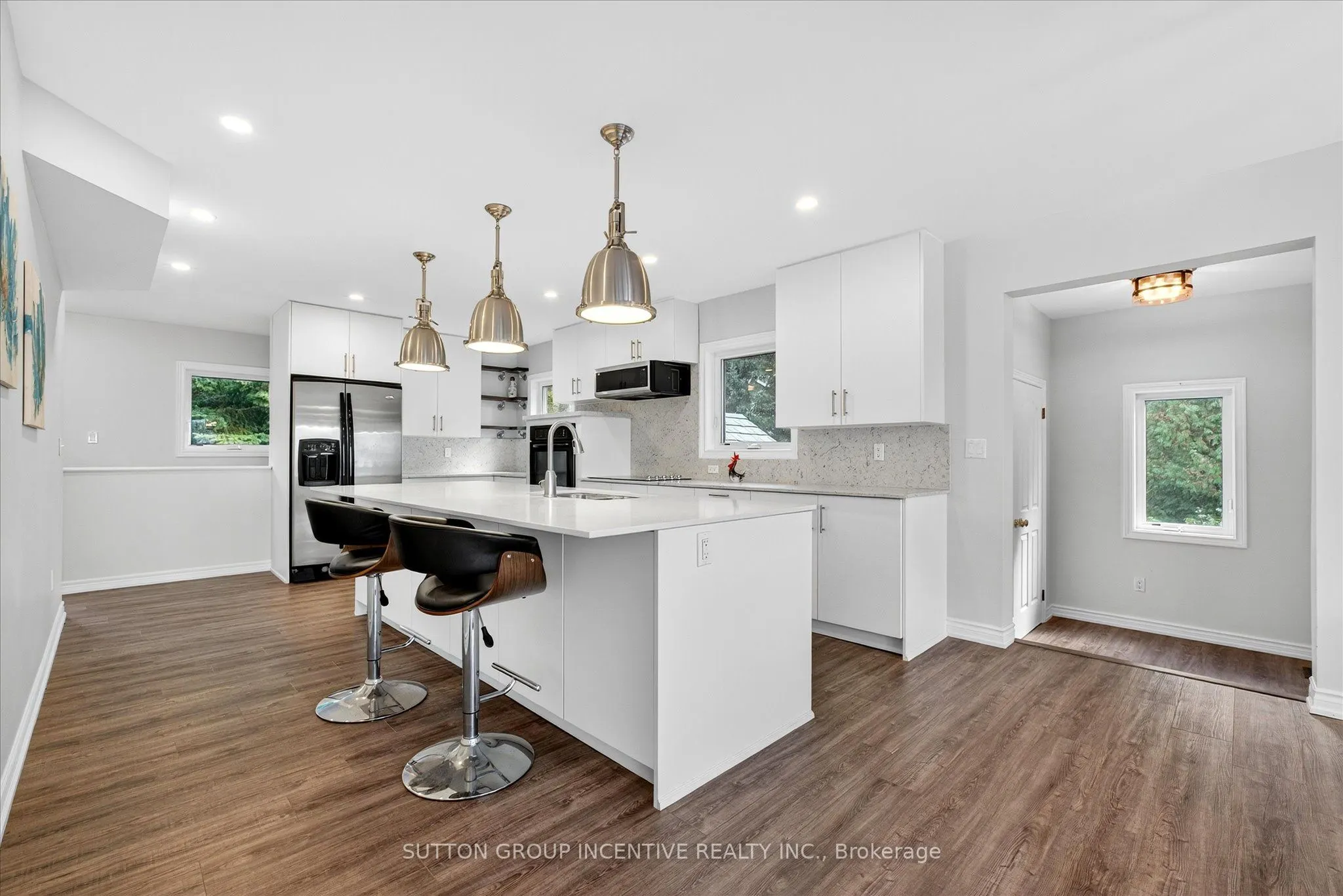 183 Lake Drive N