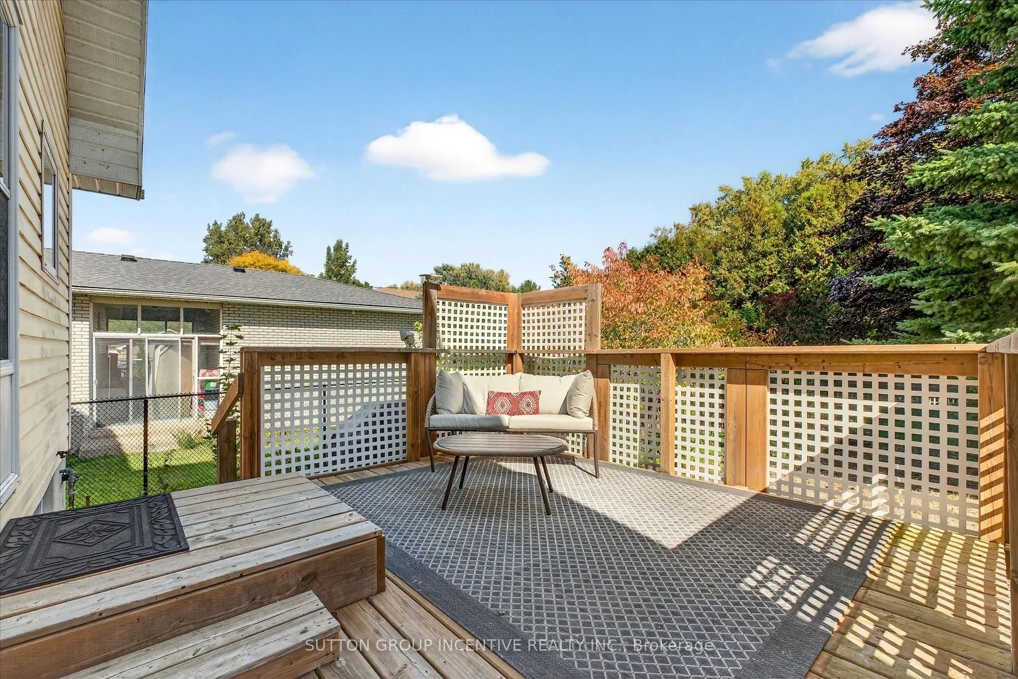 183 Lake Drive N