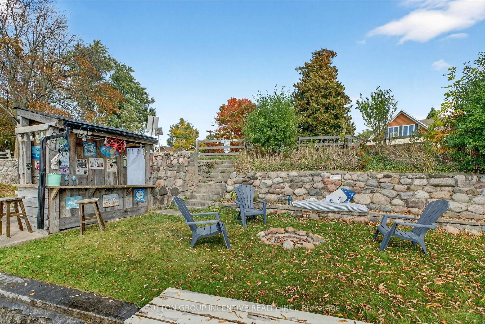 183 Lake Drive N