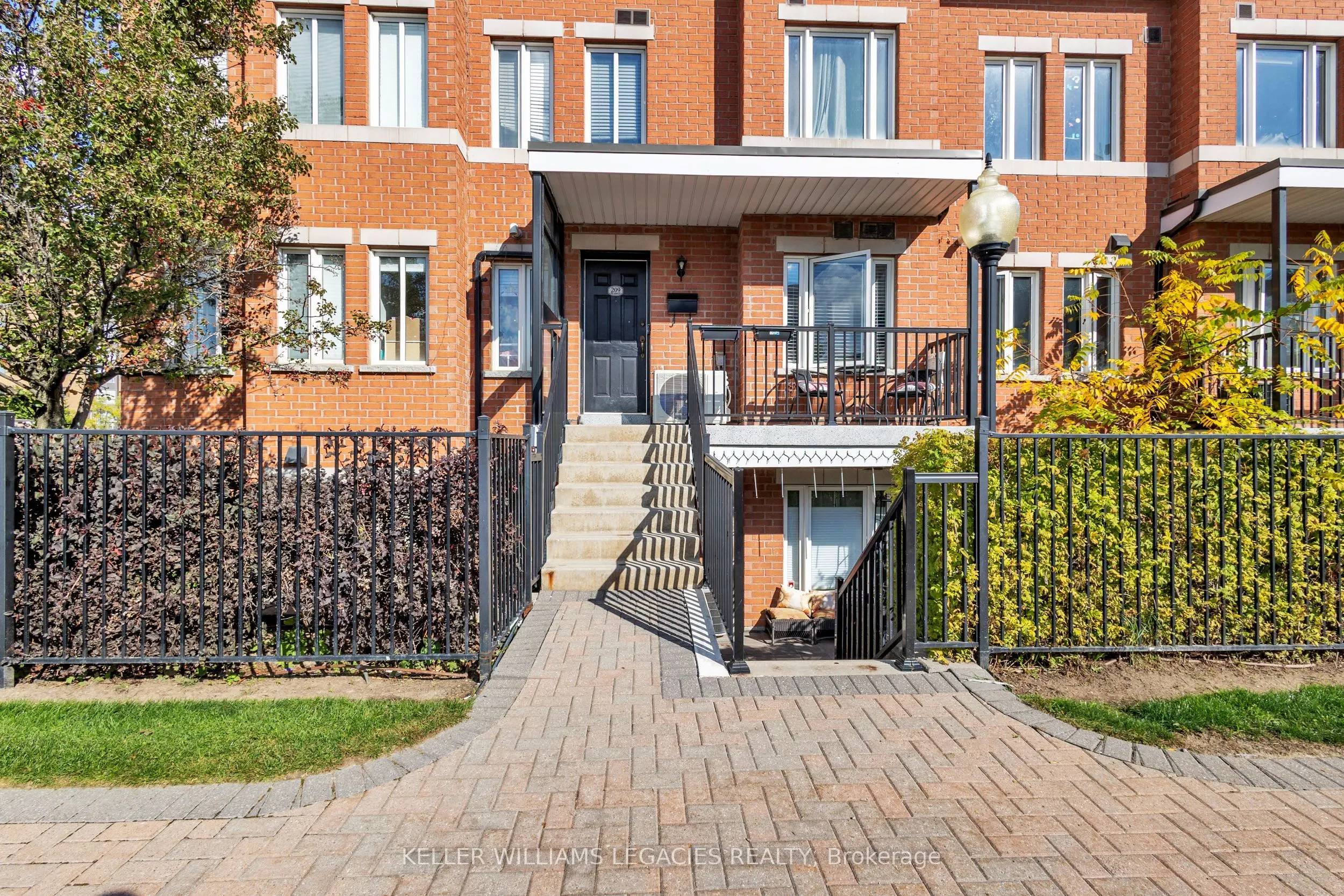 308 John Street, #209