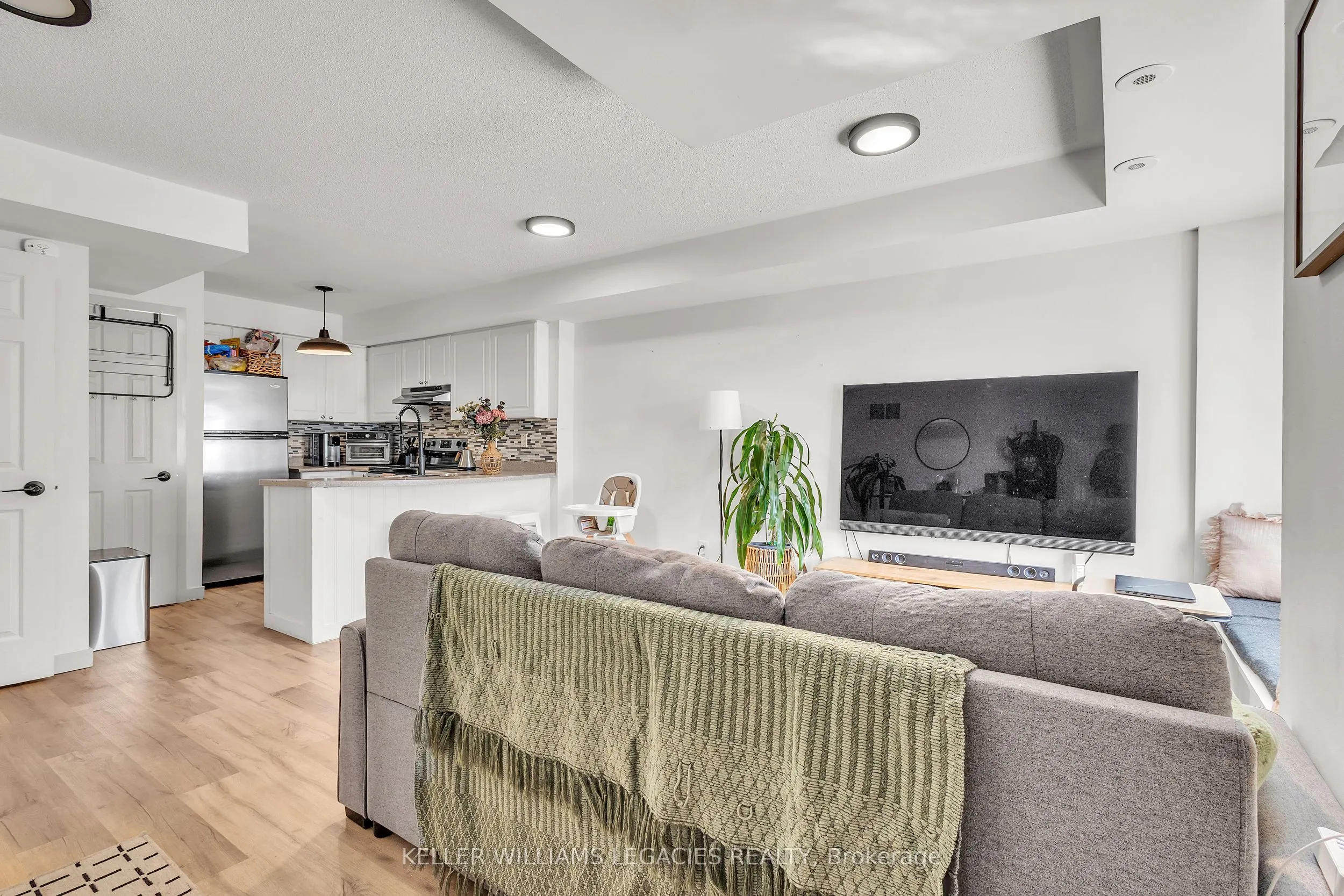 308 John Street, #209