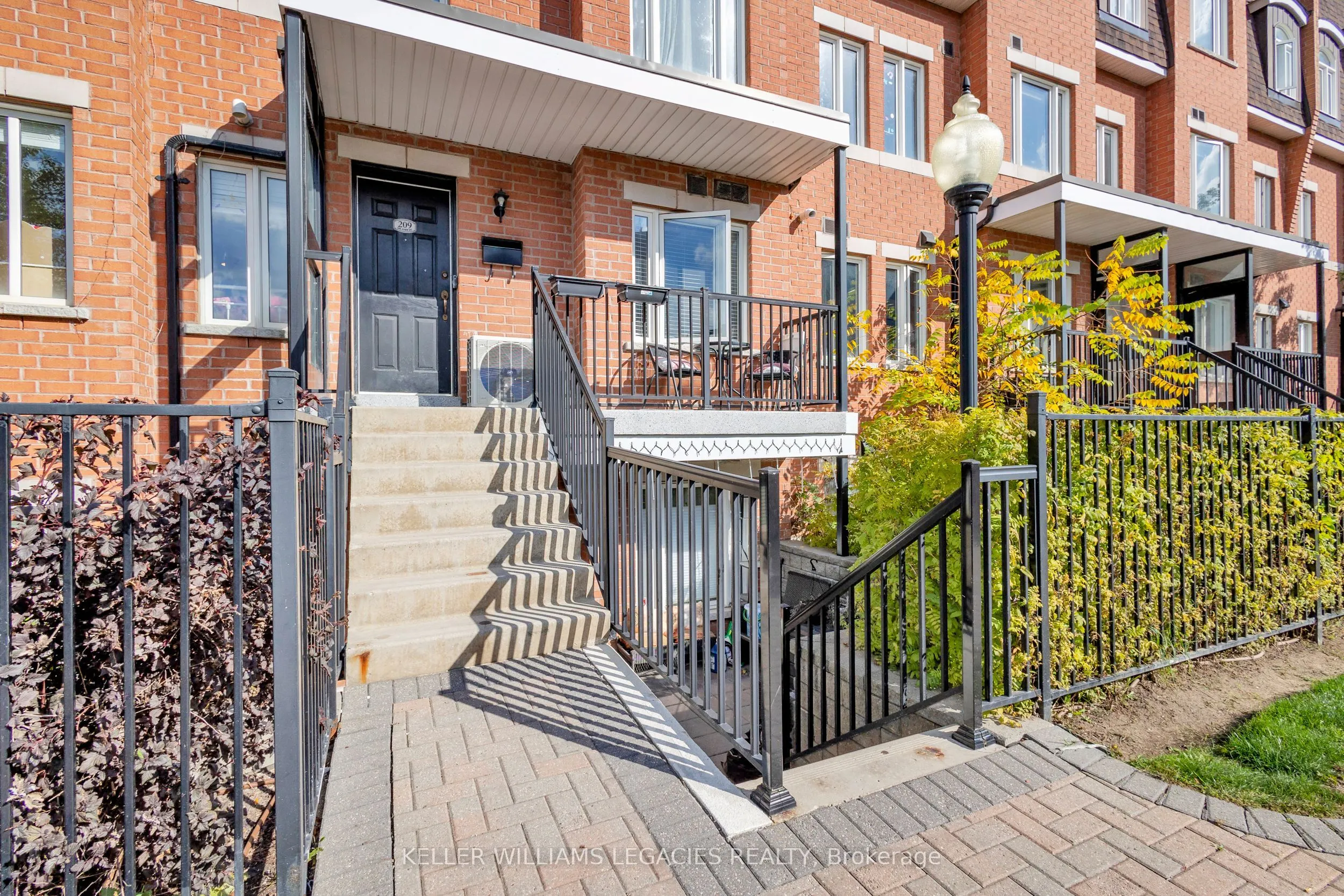 308 John Street, #209