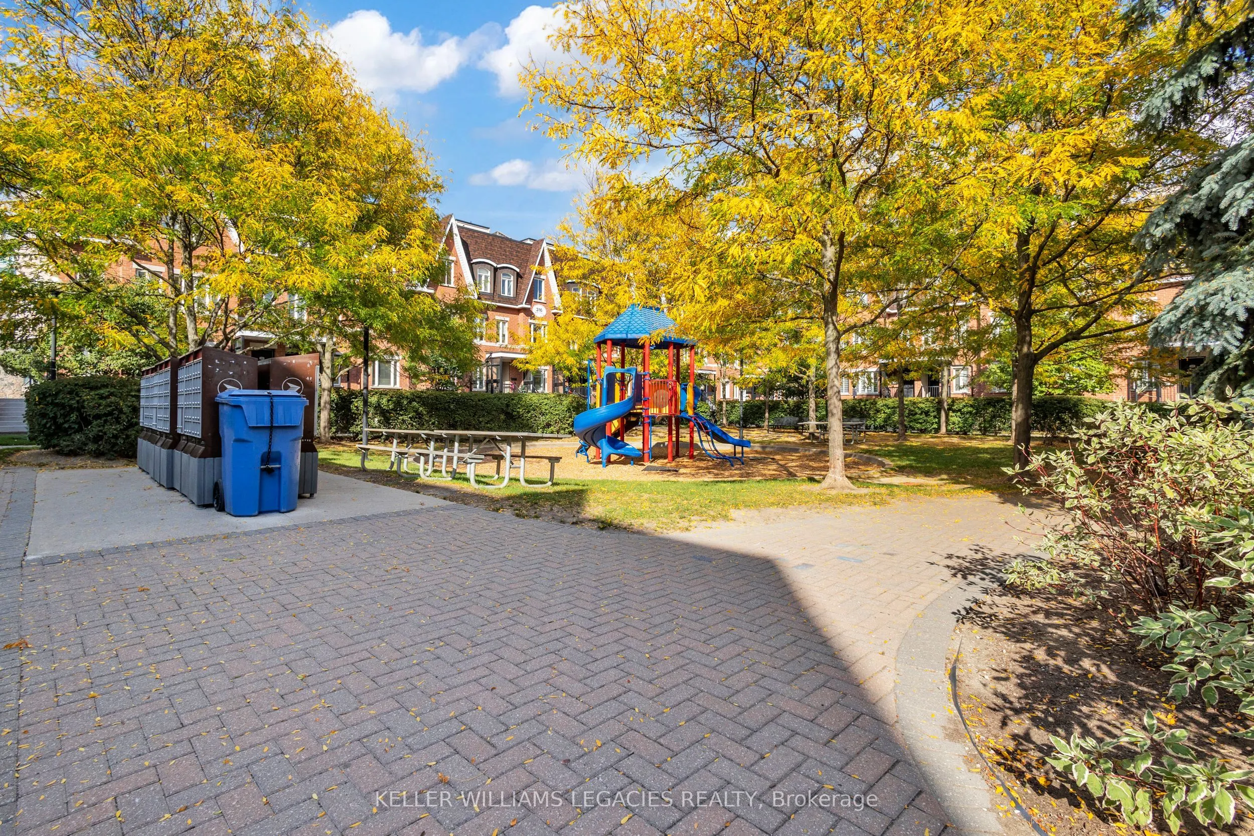 308 John Street, #209